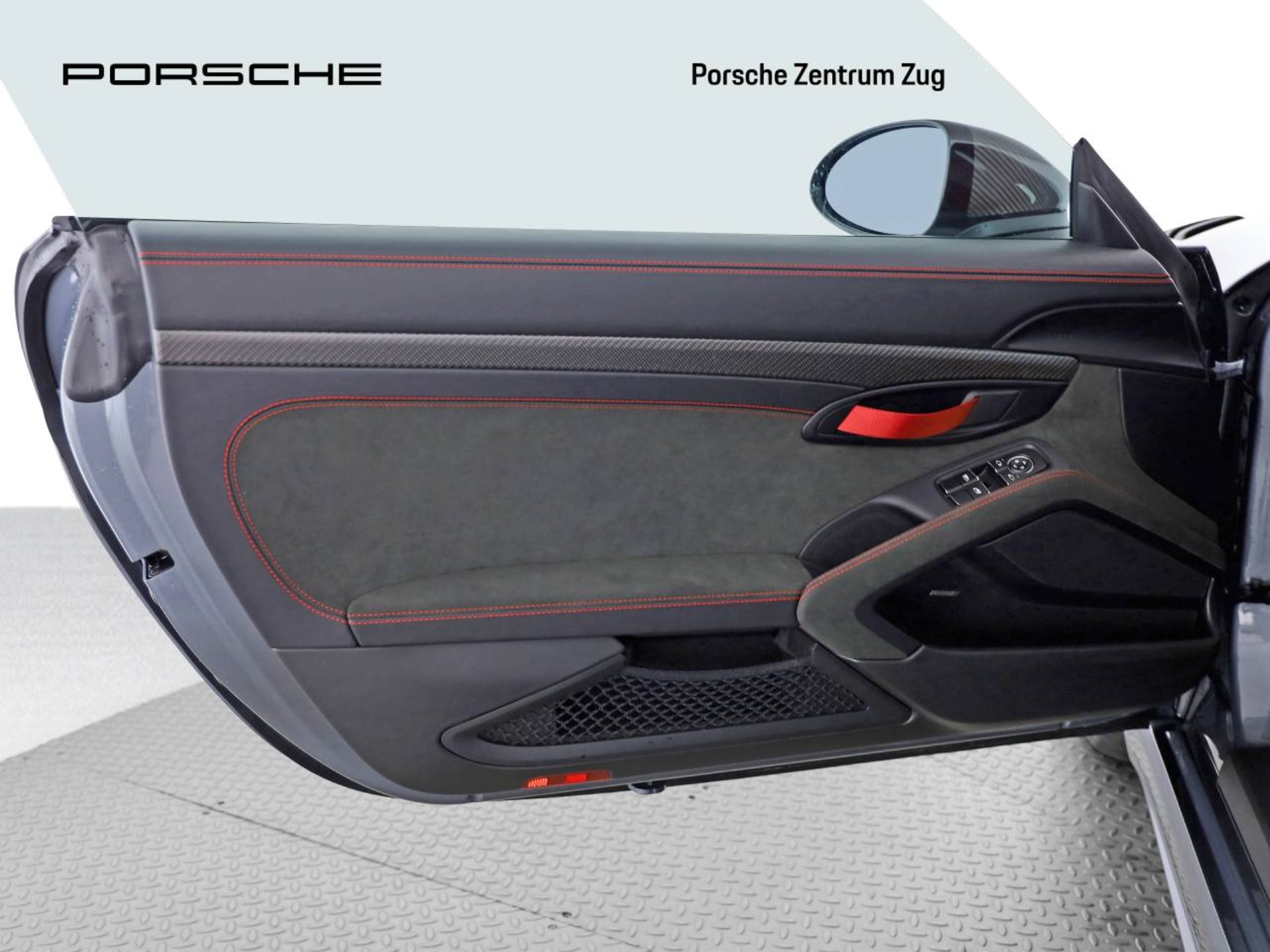 PORSCHE 718 Spyder RS-image-11
