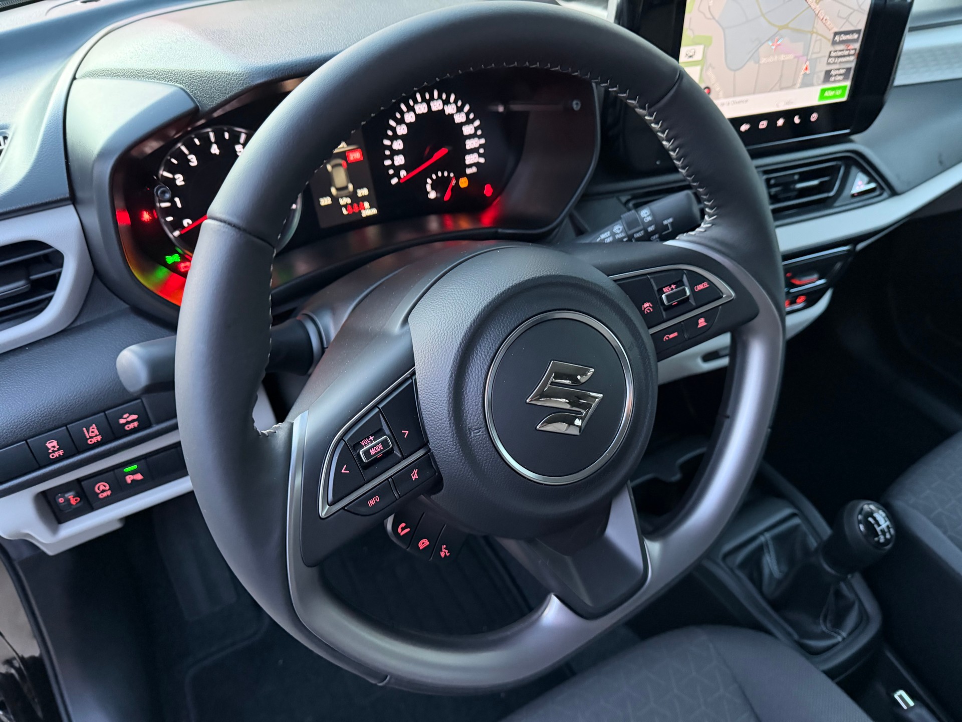 SUZUKI Compact .+ Hybrid4X4 MODEL 2025-image-11