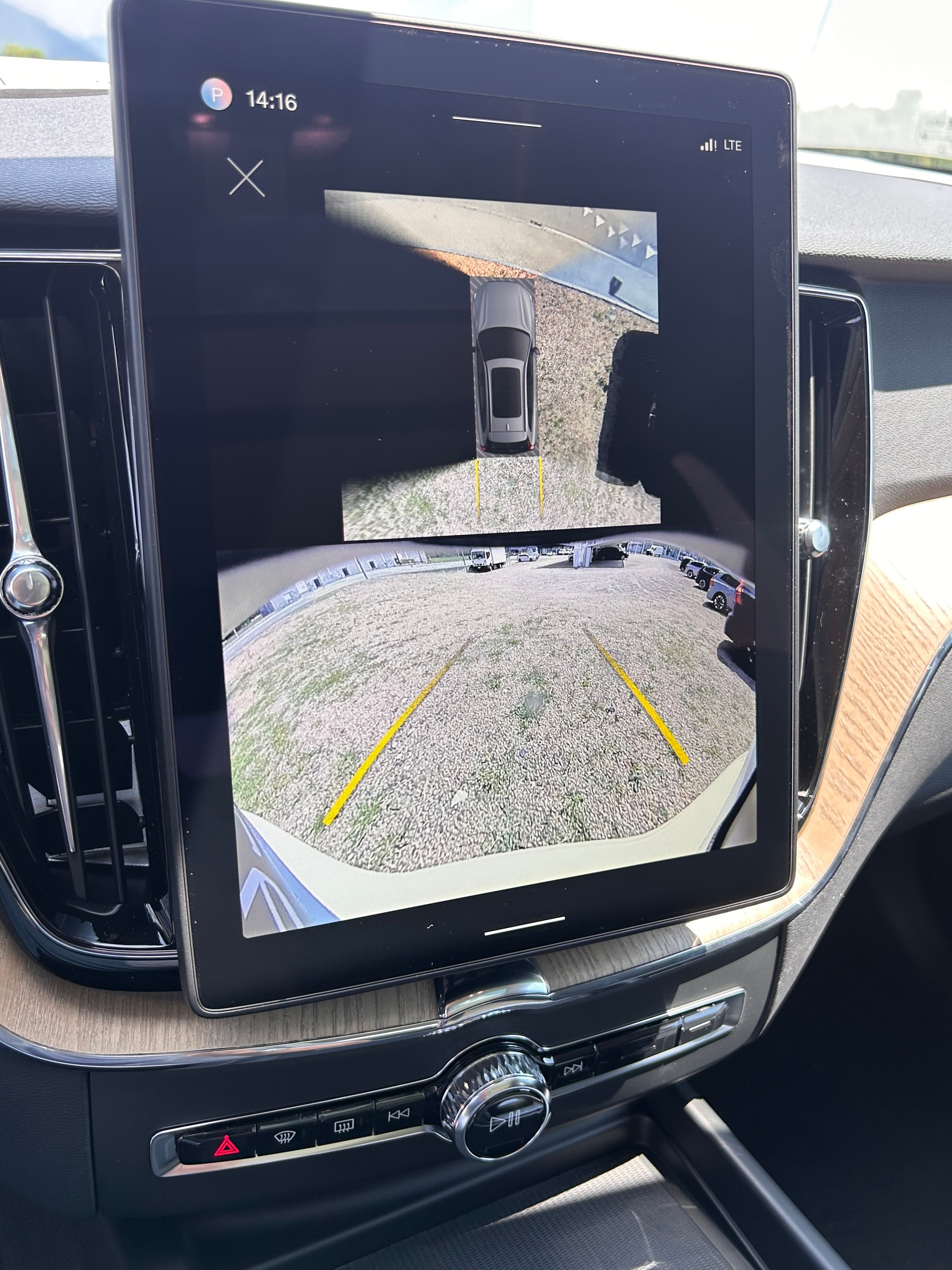 VOLVO XC60 T6 eAWD PluginHybrid Plus Dark Geartronic-image-7