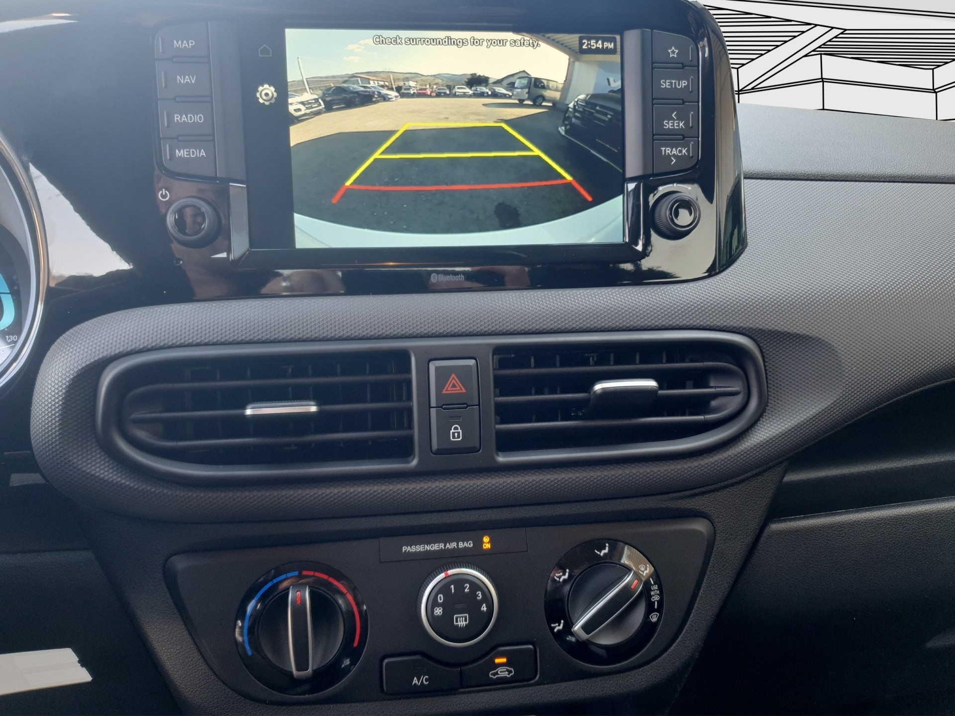 HYUNDAI i10 1.2 Amplia Facelift 2025-image-8