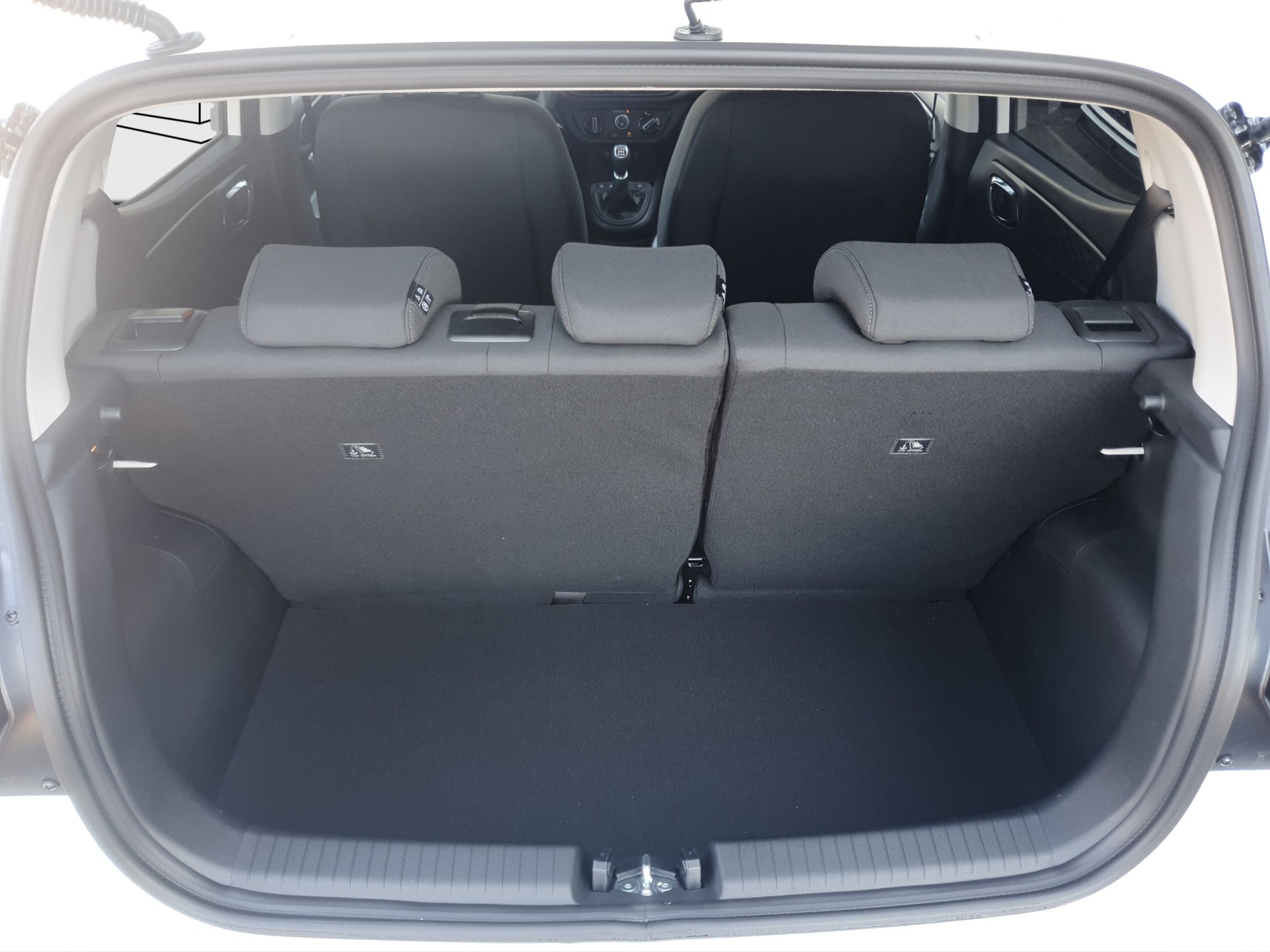 HYUNDAI i10 1.2 Amplia Facelift 2025-image-12