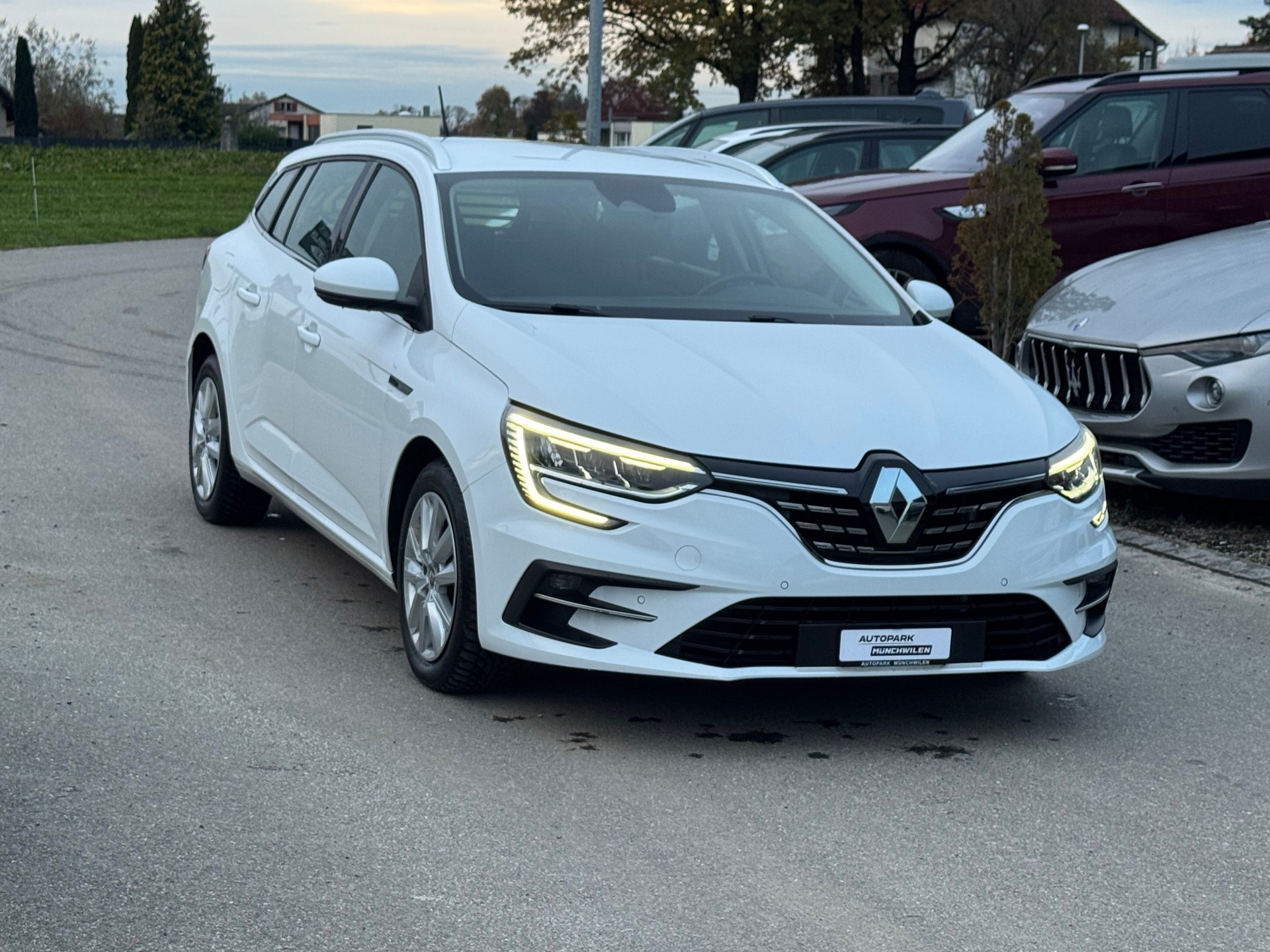 RENAULT Mégane Grandtour 1.5 dCi Business EDC-image-1