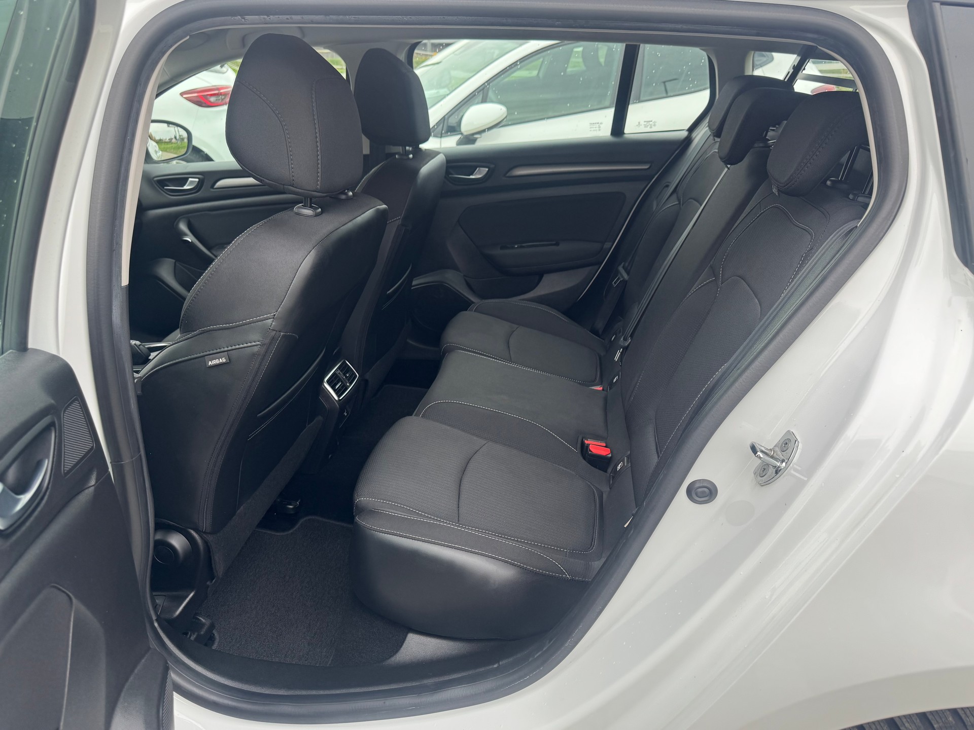 RENAULT Mégane Grandtour 1.5 dCi Business EDC-image-11