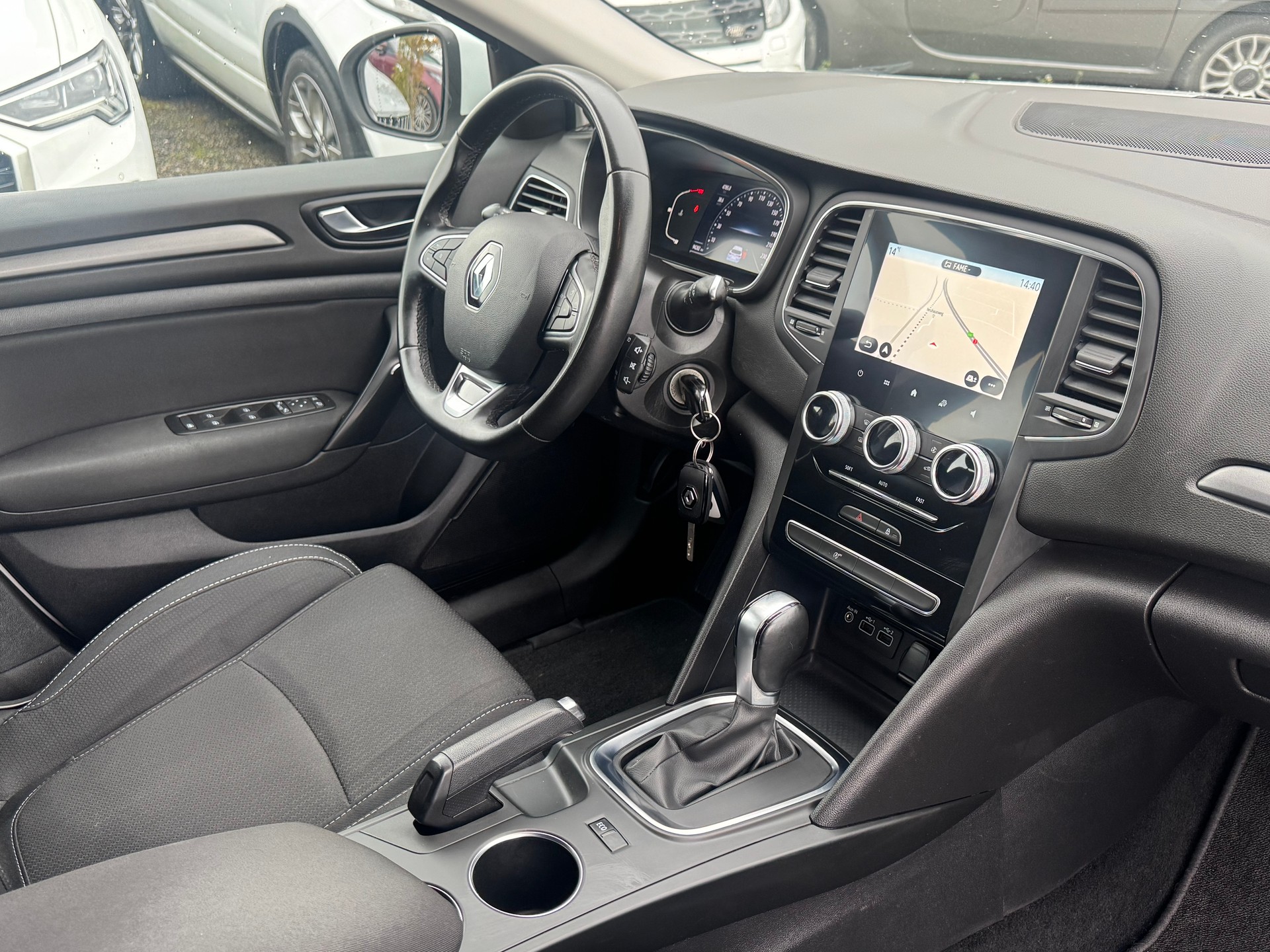 RENAULT Mégane Grandtour 1.5 dCi Business EDC-image-8