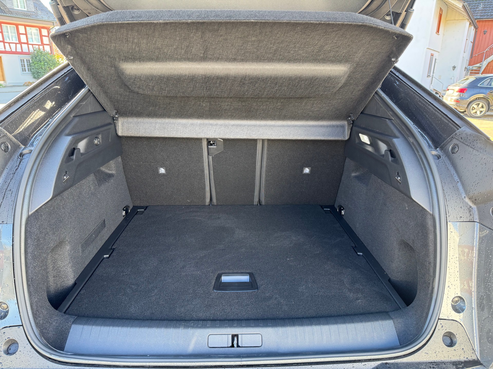 PEUGEOT 3008 145 e-DSC6 Hybrid Allure-image-7