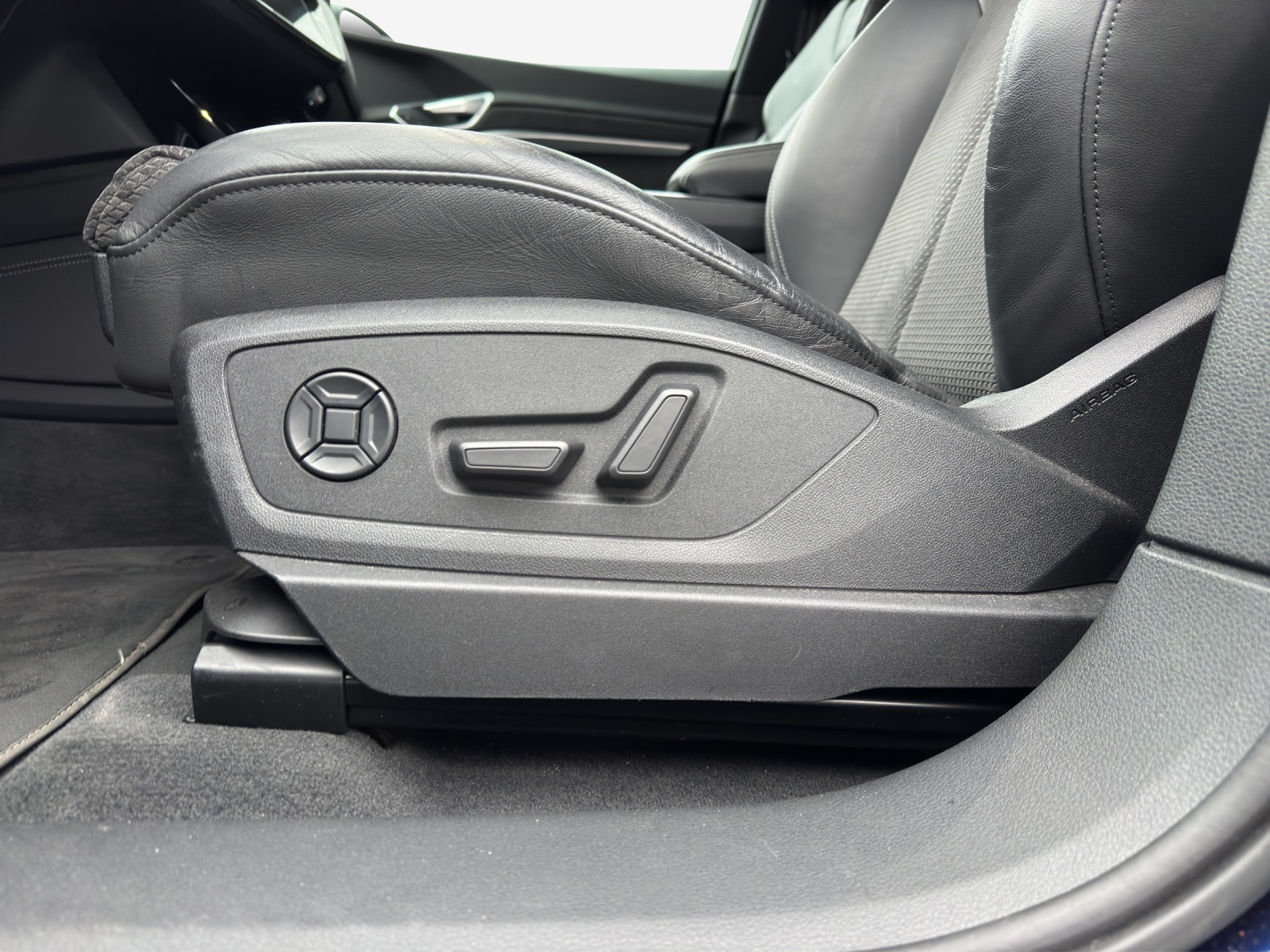 AUDI e-tron 50 Sportback S Line Attraction quattro-image-13