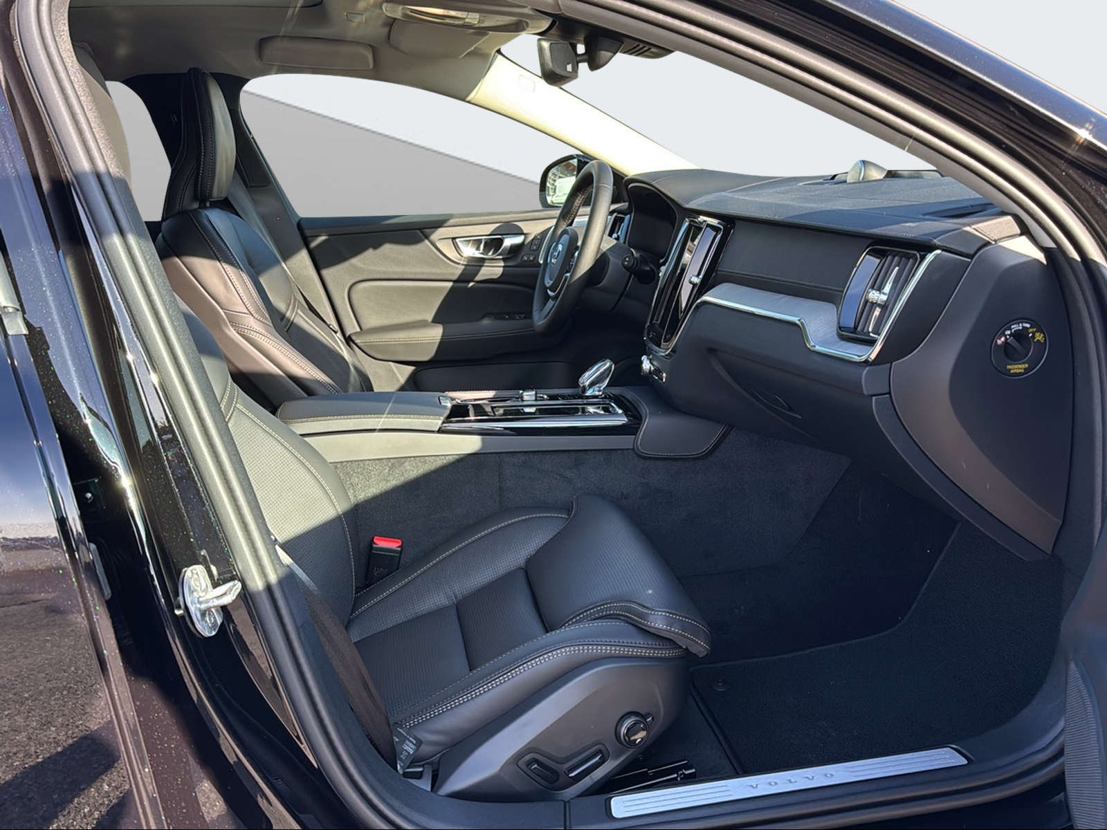 VOLVO V60 2.0 T8 TE Ultra Dark eAWD-image-14