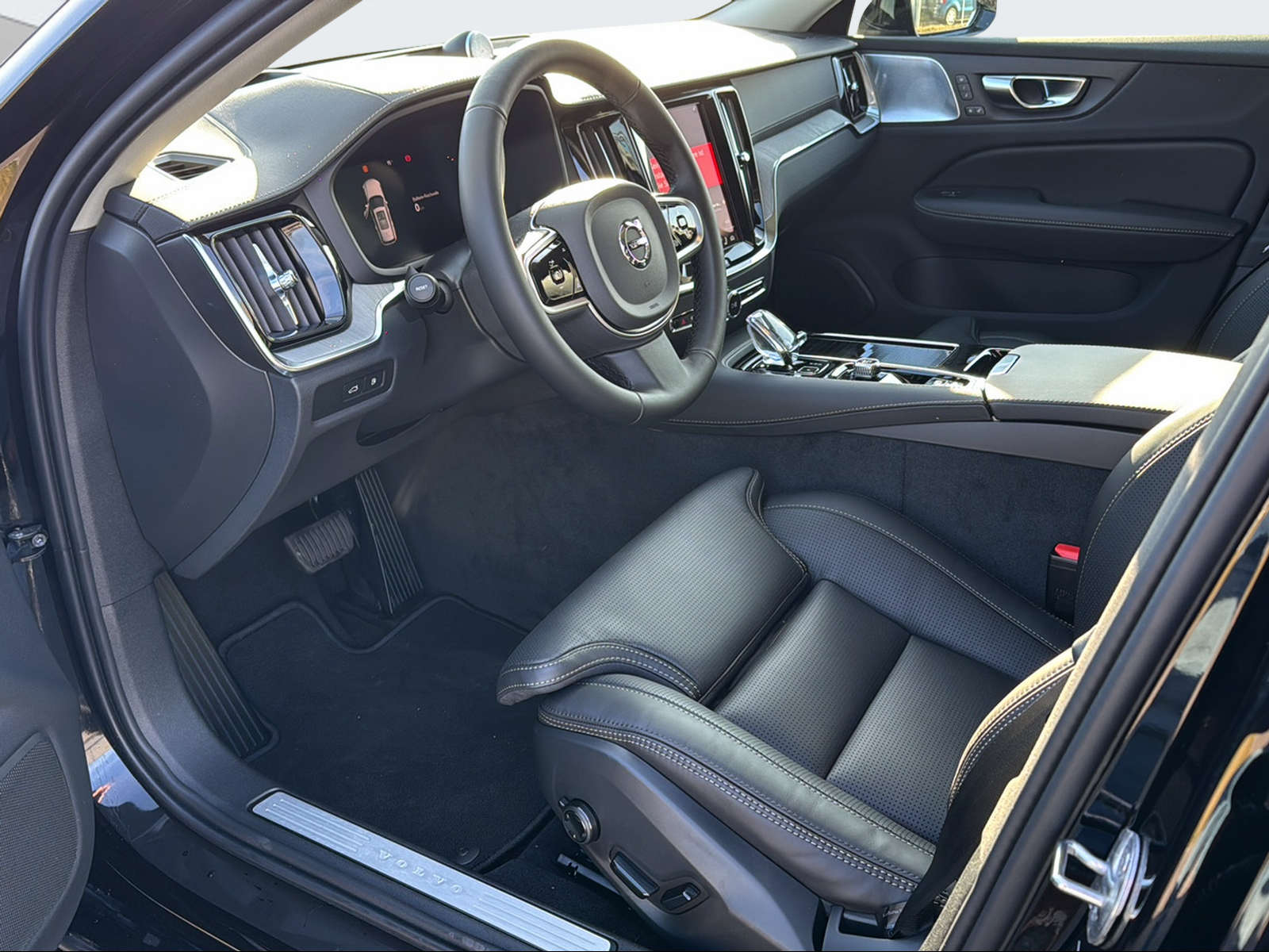 VOLVO V60 2.0 T8 TE Ultra Dark eAWD-image-9
