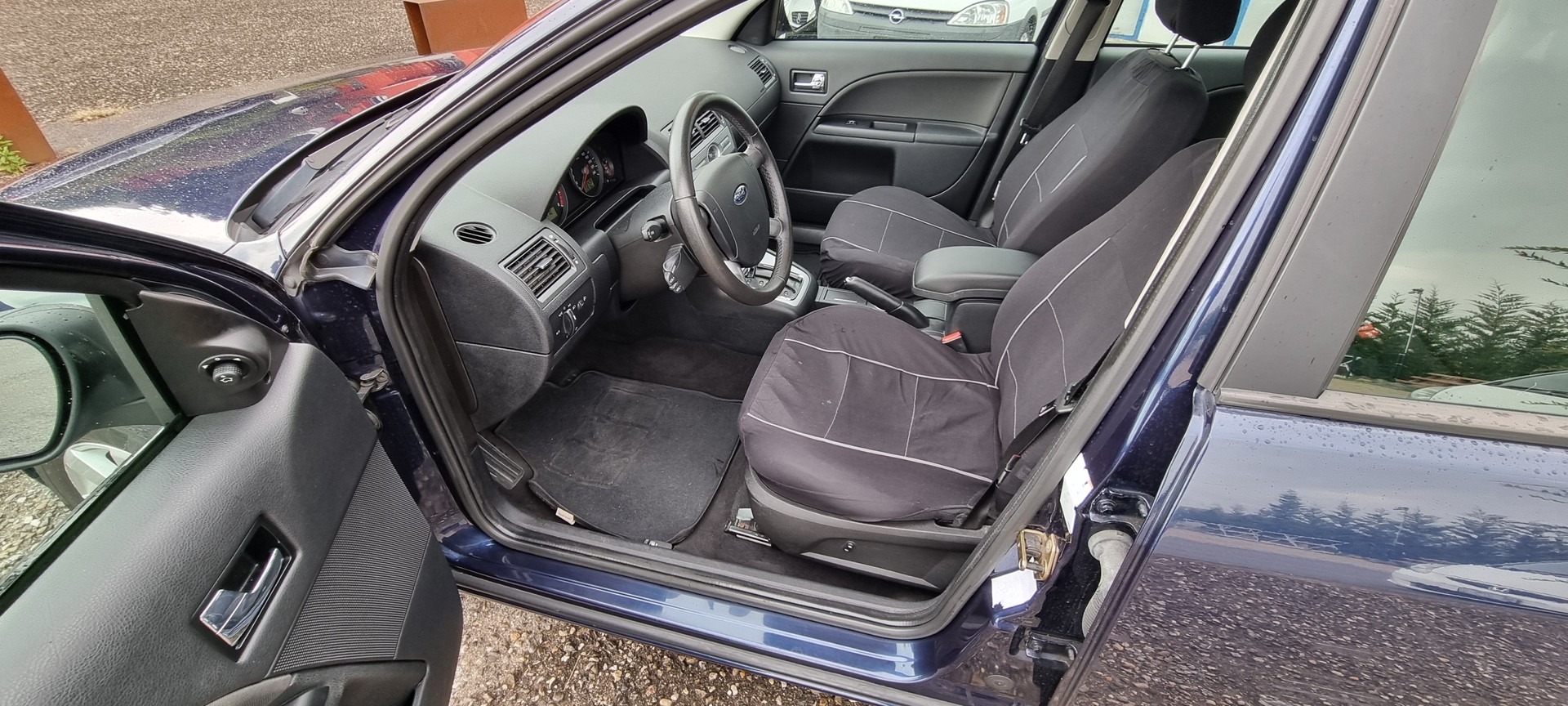 FORD Mondeo 2.0i 16V Ghia-image-9