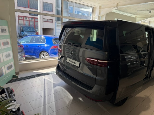 VW Multivan 1.5 eHybrid Life Edition 4Motion DSG-image-3
