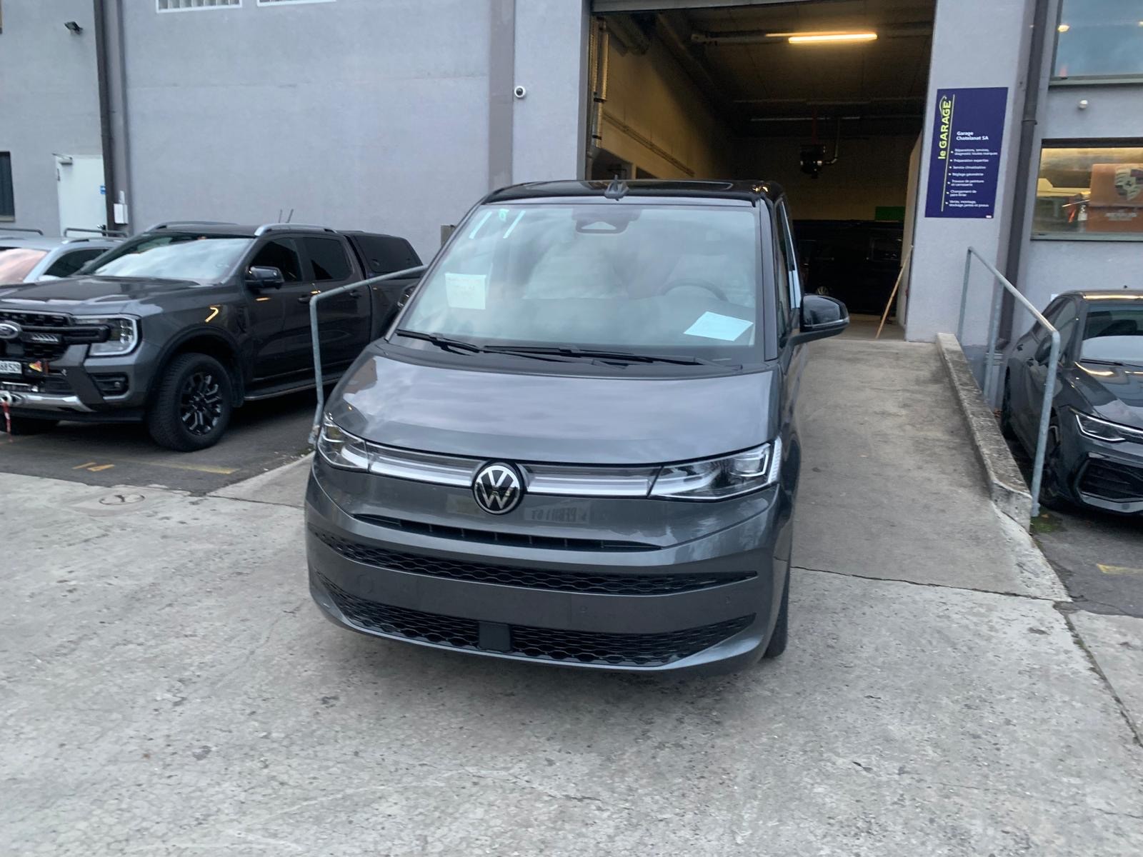 VW Multivan 1.5 eHybrid Life Edition 4Motion DSG-image-2