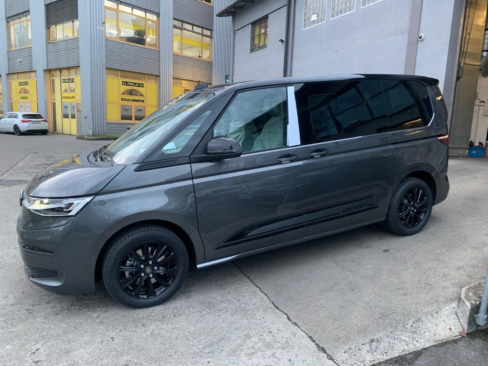 VW Multivan 1.5 eHybrid Life Edition 4Motion DSG-image-0