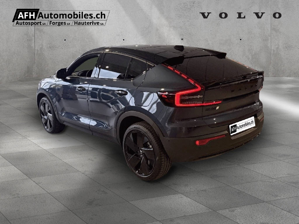 VOLVO EC40 Twin Performance Black Ed-showroom-element-2