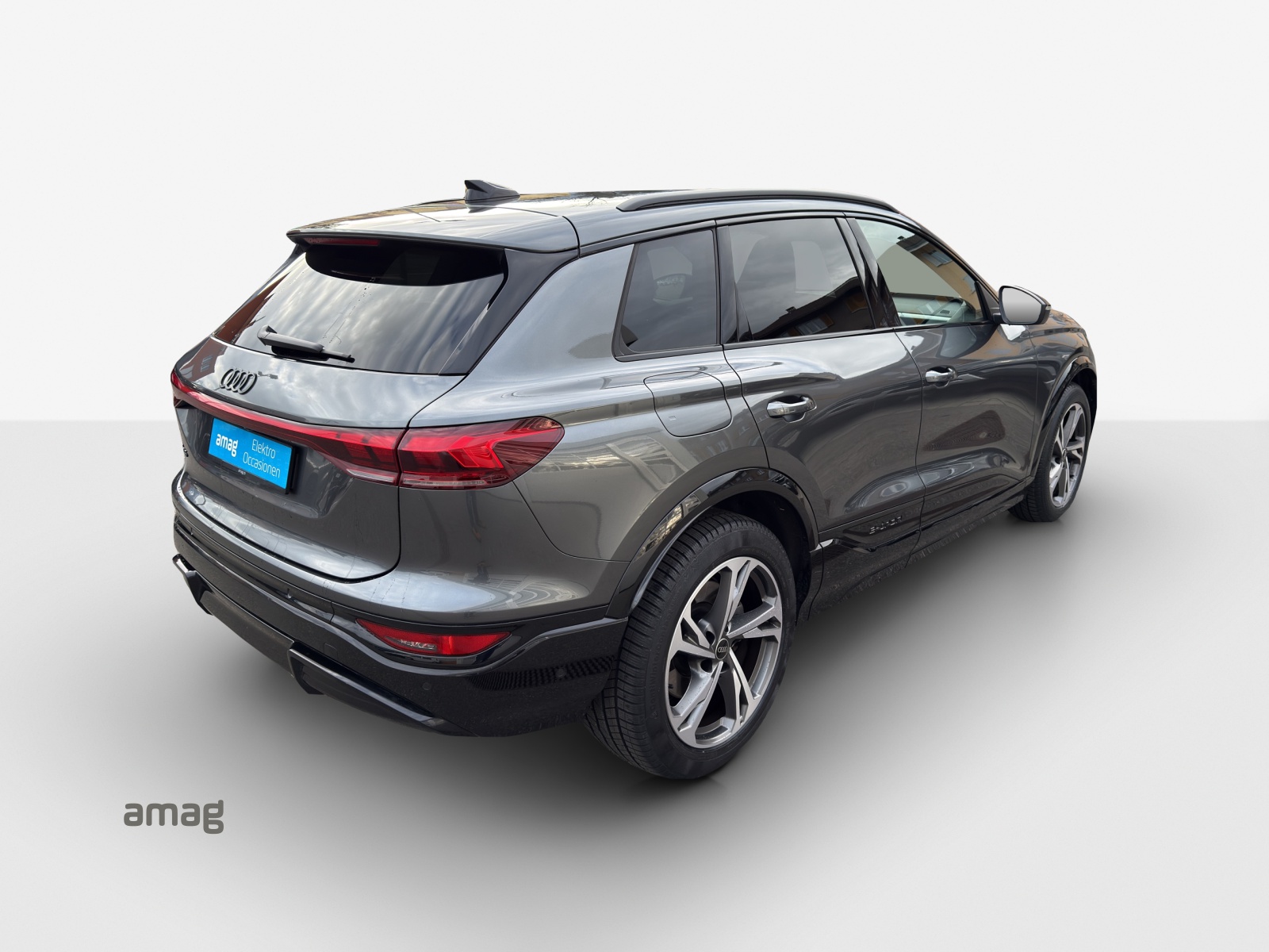 AUDI Q6 e-tron quattro-image-5
