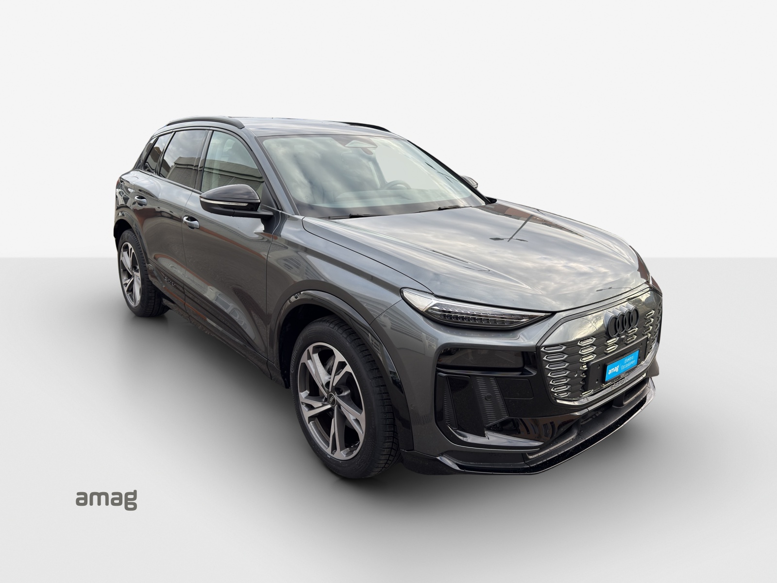 AUDI Q6 e-tron quattro-image-6