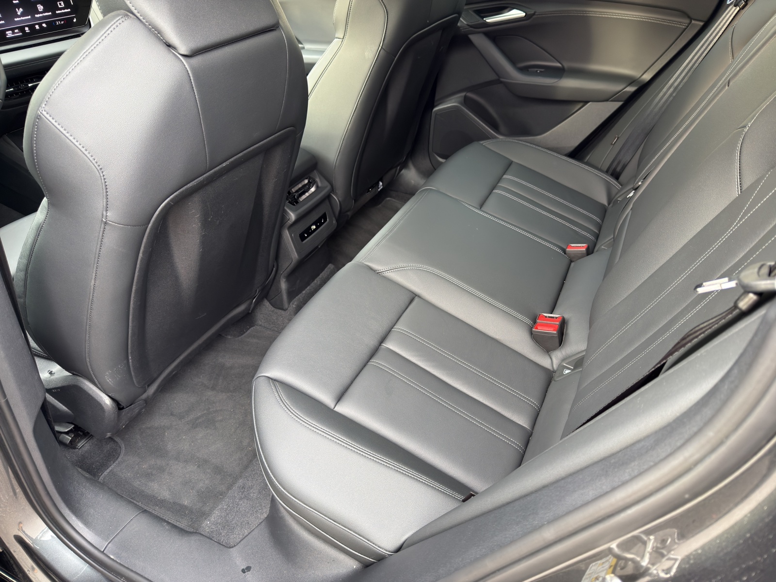 AUDI Q6 e-tron quattro-image-12