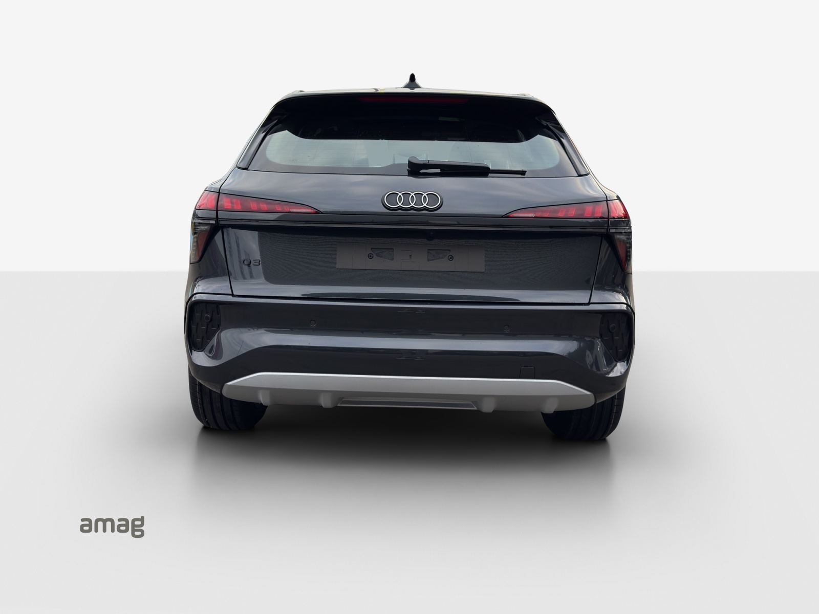 AUDI Q3 SUV 110 kW TFSI S tronic-image-3