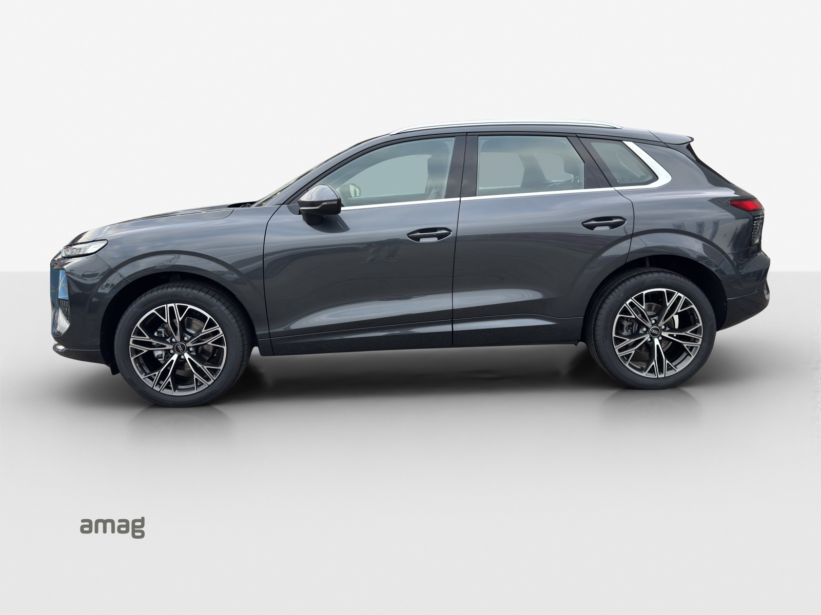 AUDI Q3 SUV 110 kW TFSI S tronic-image-1