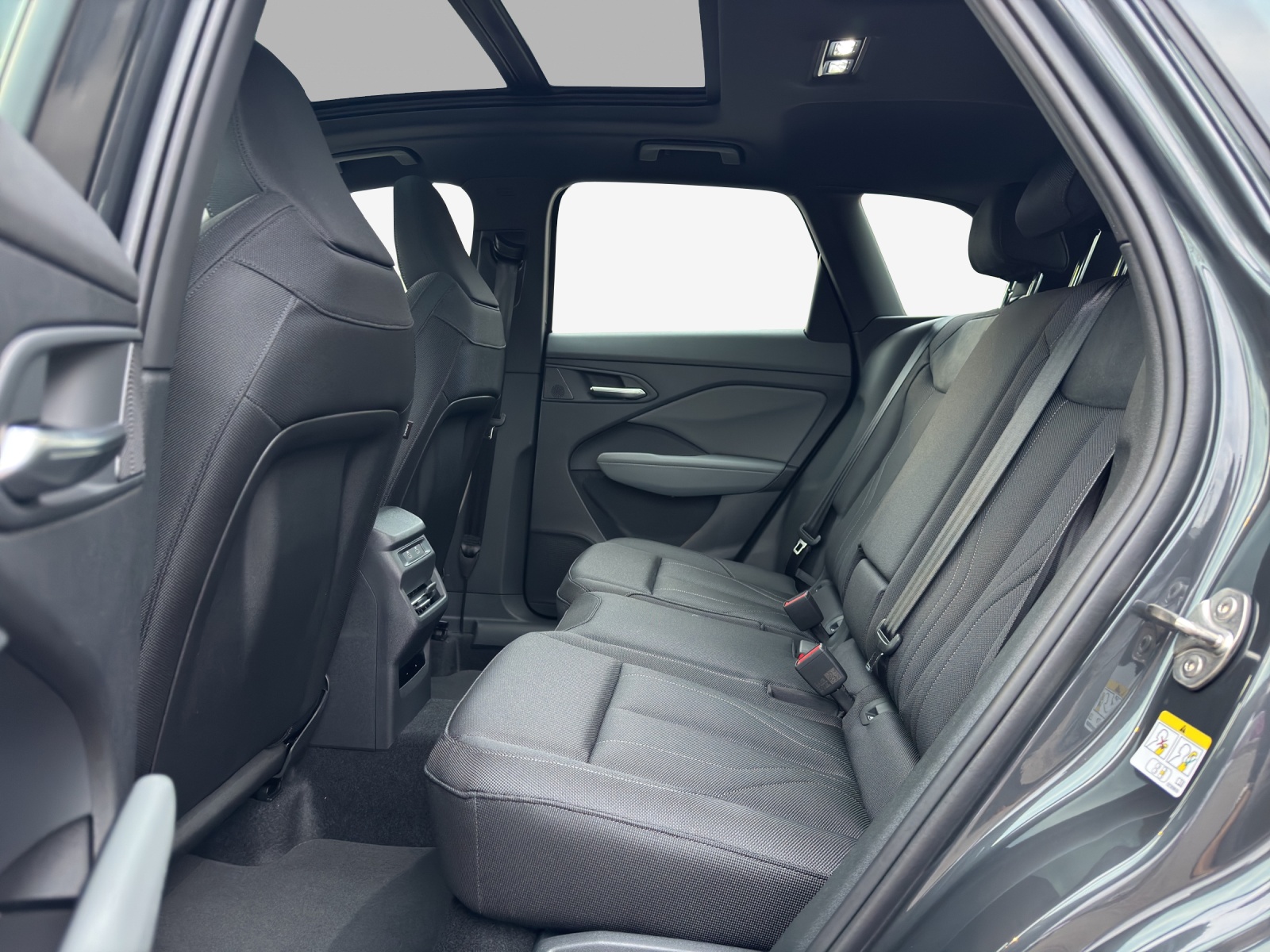 AUDI Q3 SUV 110 kW TFSI S tronic-image-11
