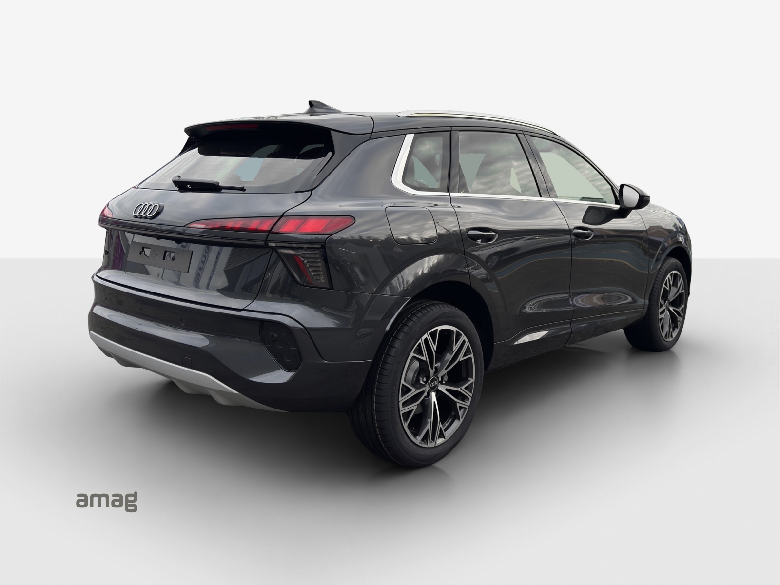 AUDI Q3 SUV 110 kW TFSI S tronic-image-4