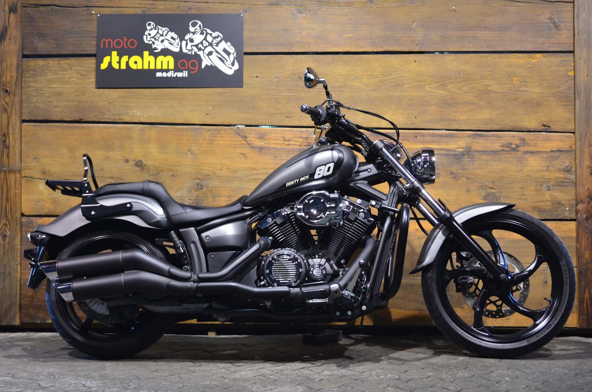 YAMAHA XVS 1300 CU Custom-showroom-element-1