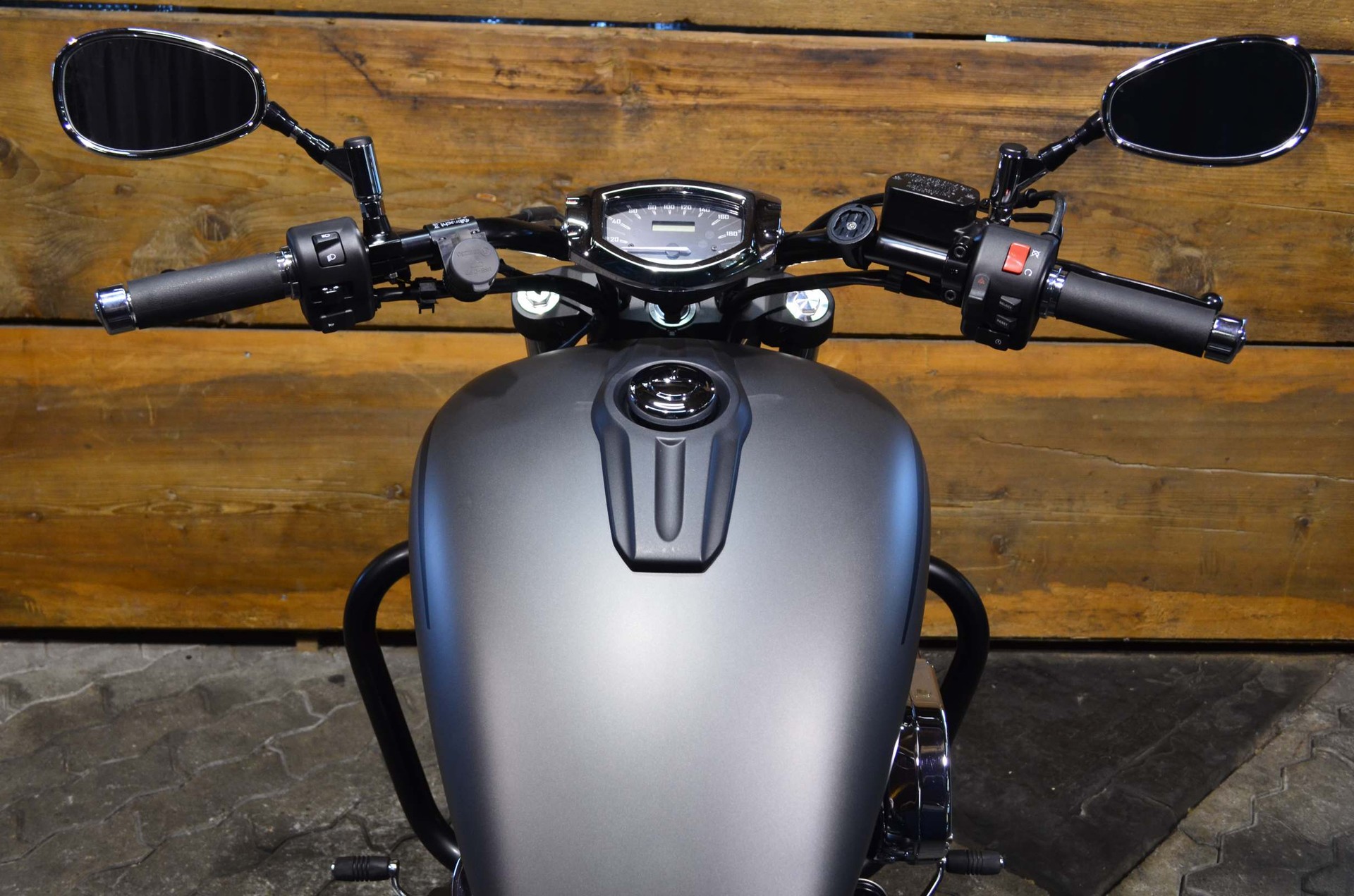 YAMAHA XVS 1300 CU Custom-showroom-element-2