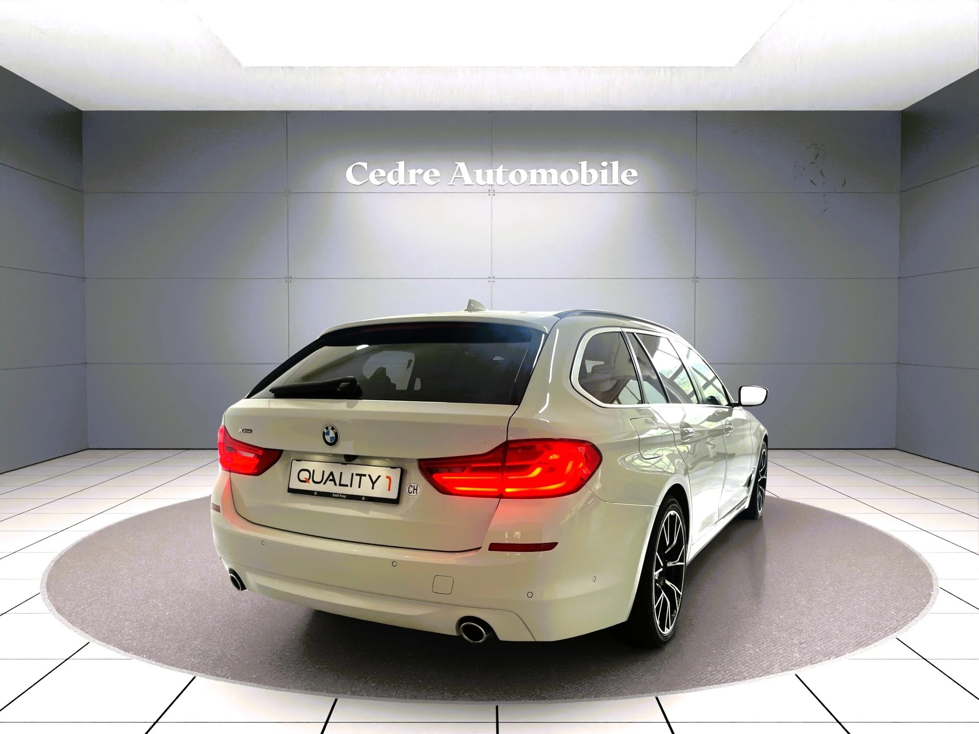 BMW 520d xDrive Touring Steptronic-image-3