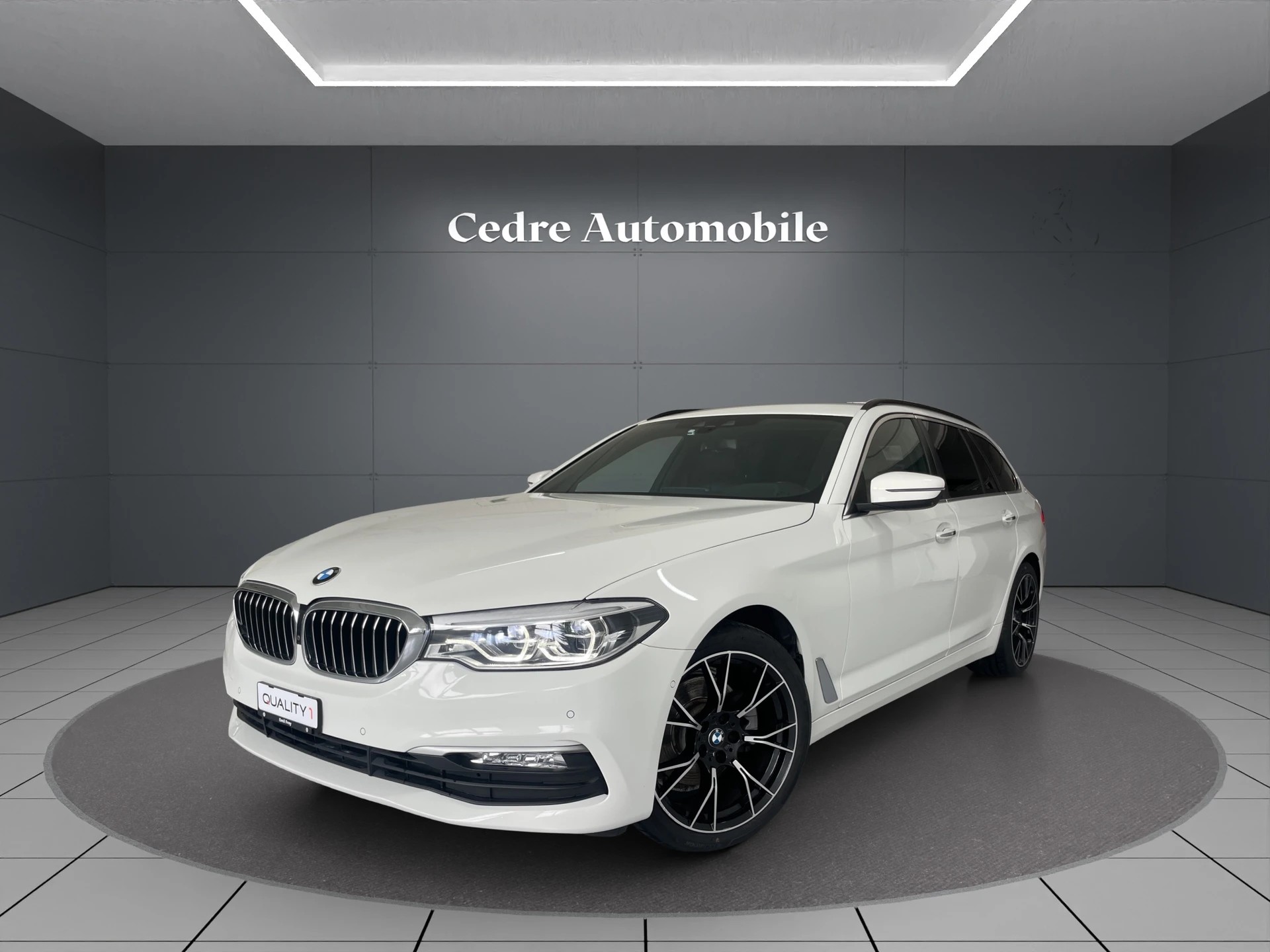BMW 520d xDrive Touring Steptronic-image-0