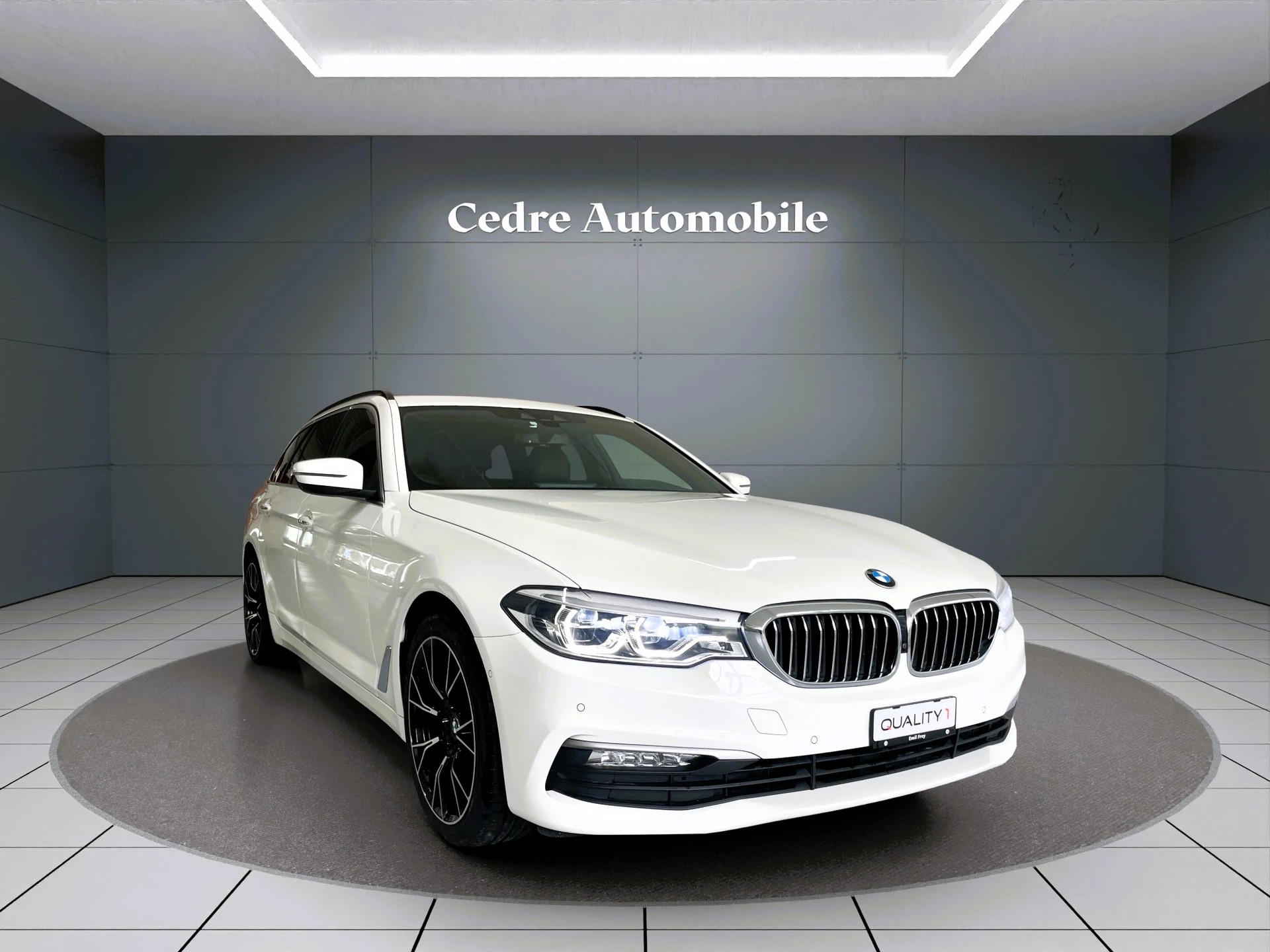 BMW 520d xDrive Touring Steptronic-image-1