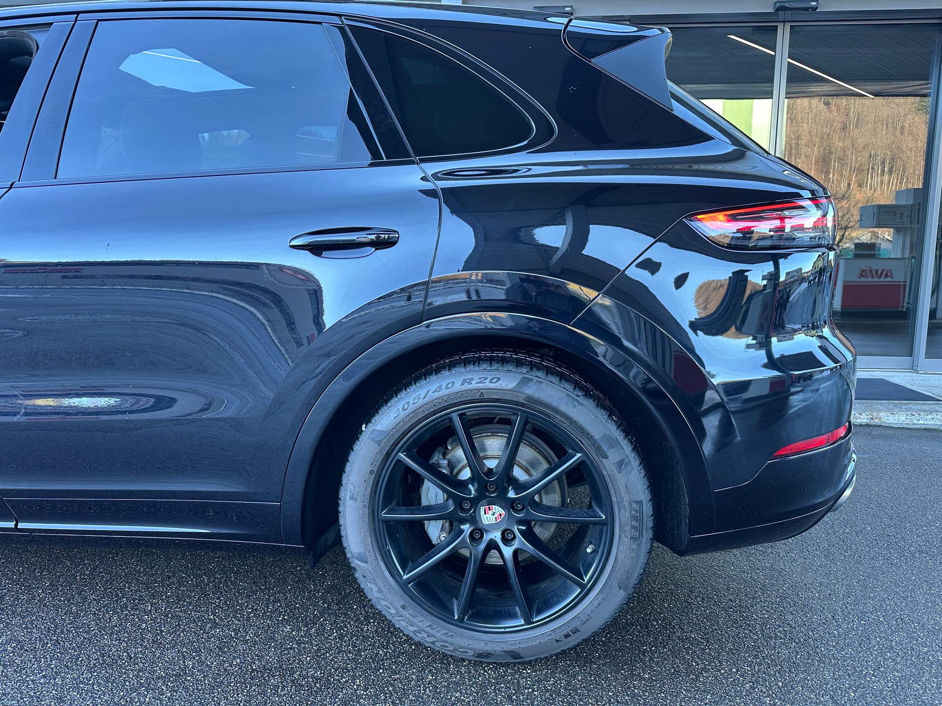 PORSCHE Cayenne S-image-18
