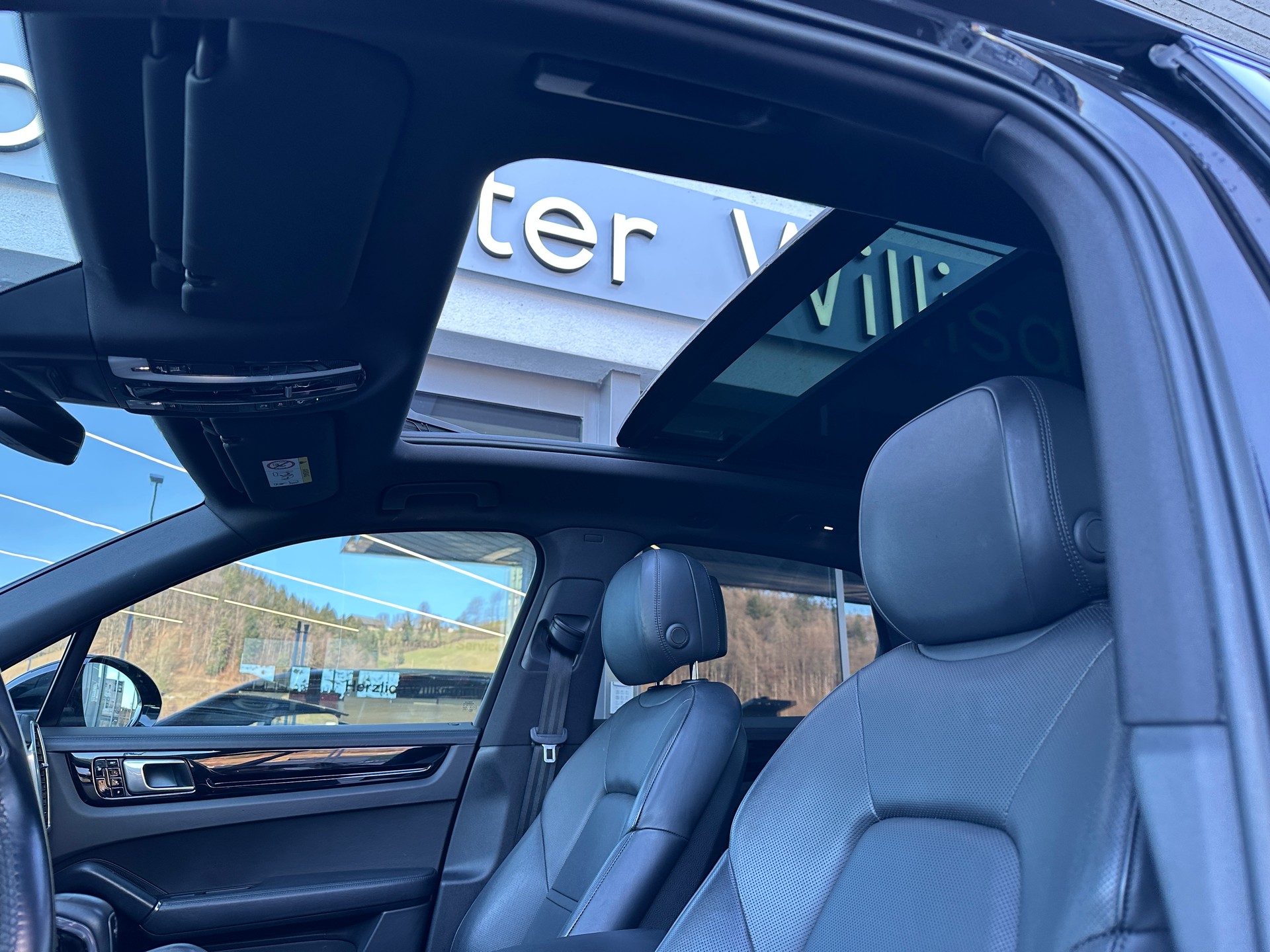 PORSCHE Cayenne S-image-10