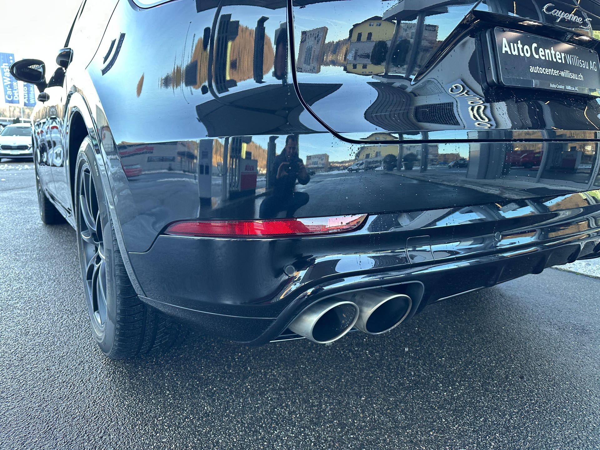 PORSCHE Cayenne S-image-16