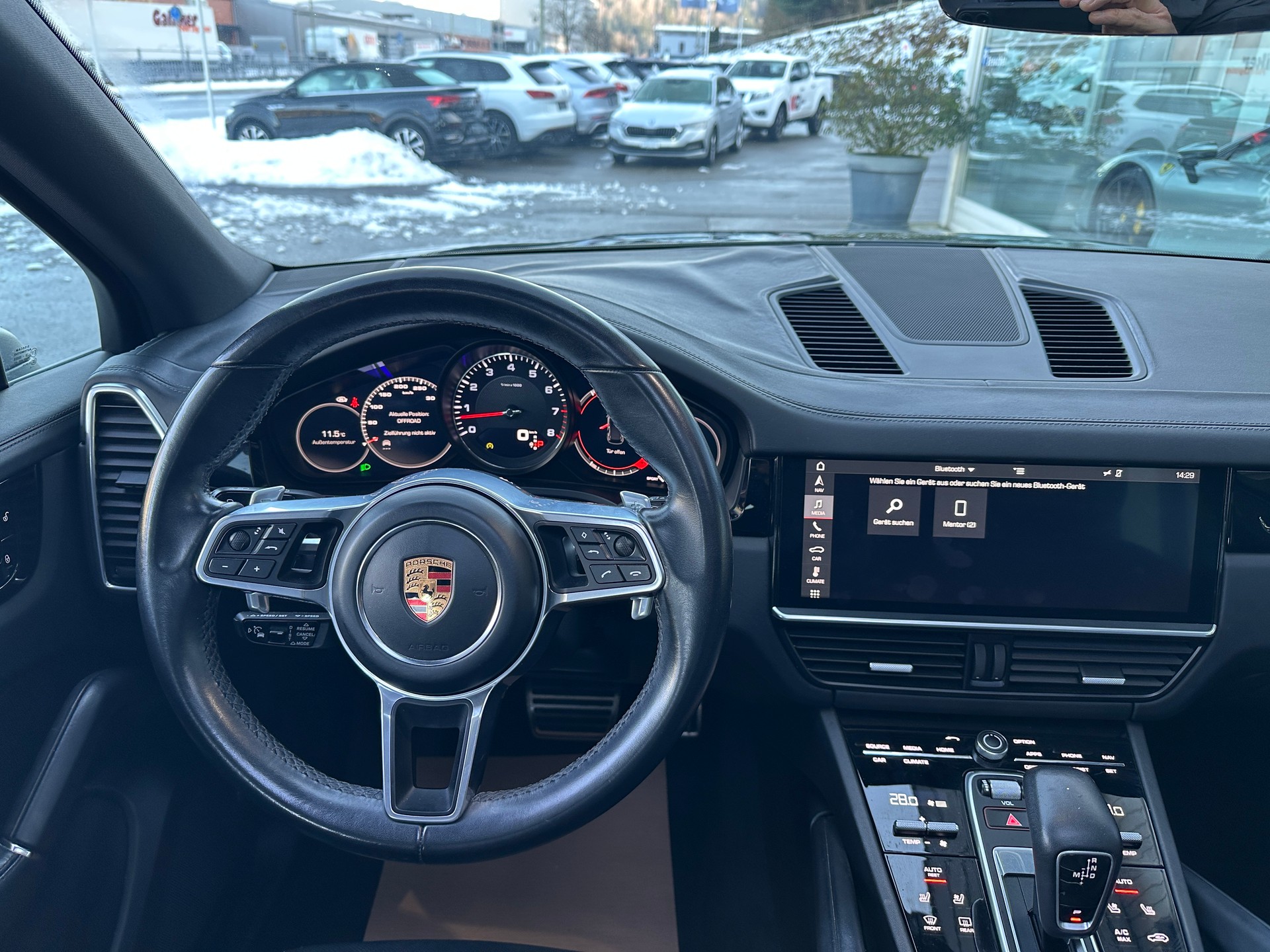 PORSCHE Cayenne S-image-11