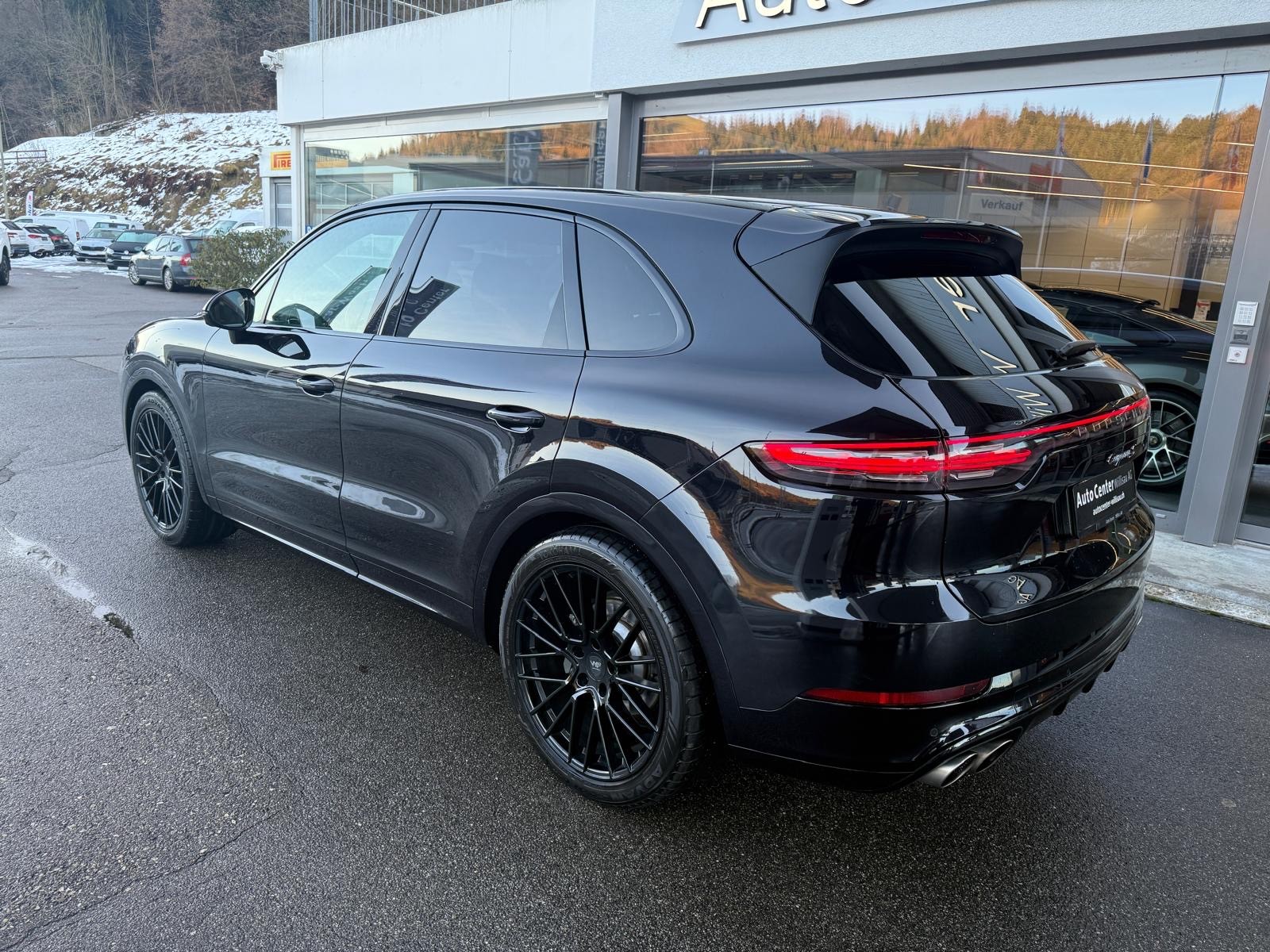 PORSCHE Cayenne S-image-22
