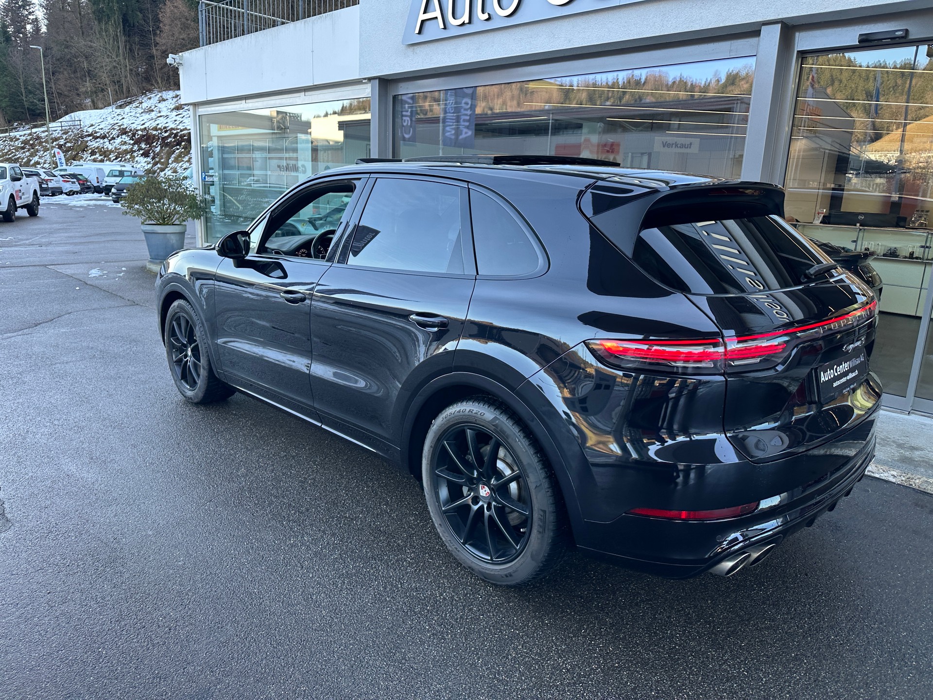PORSCHE Cayenne S-image-17