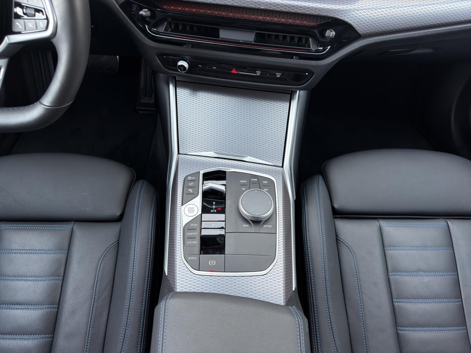 BMW 320d xDrive 48V Touring Steptronic M Sport-image-16