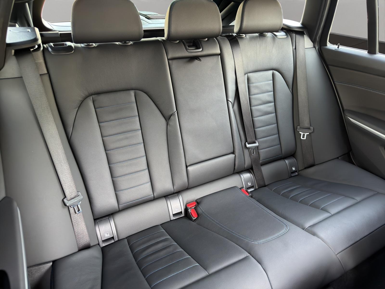BMW 320d xDrive 48V Touring Steptronic M Sport-image-21