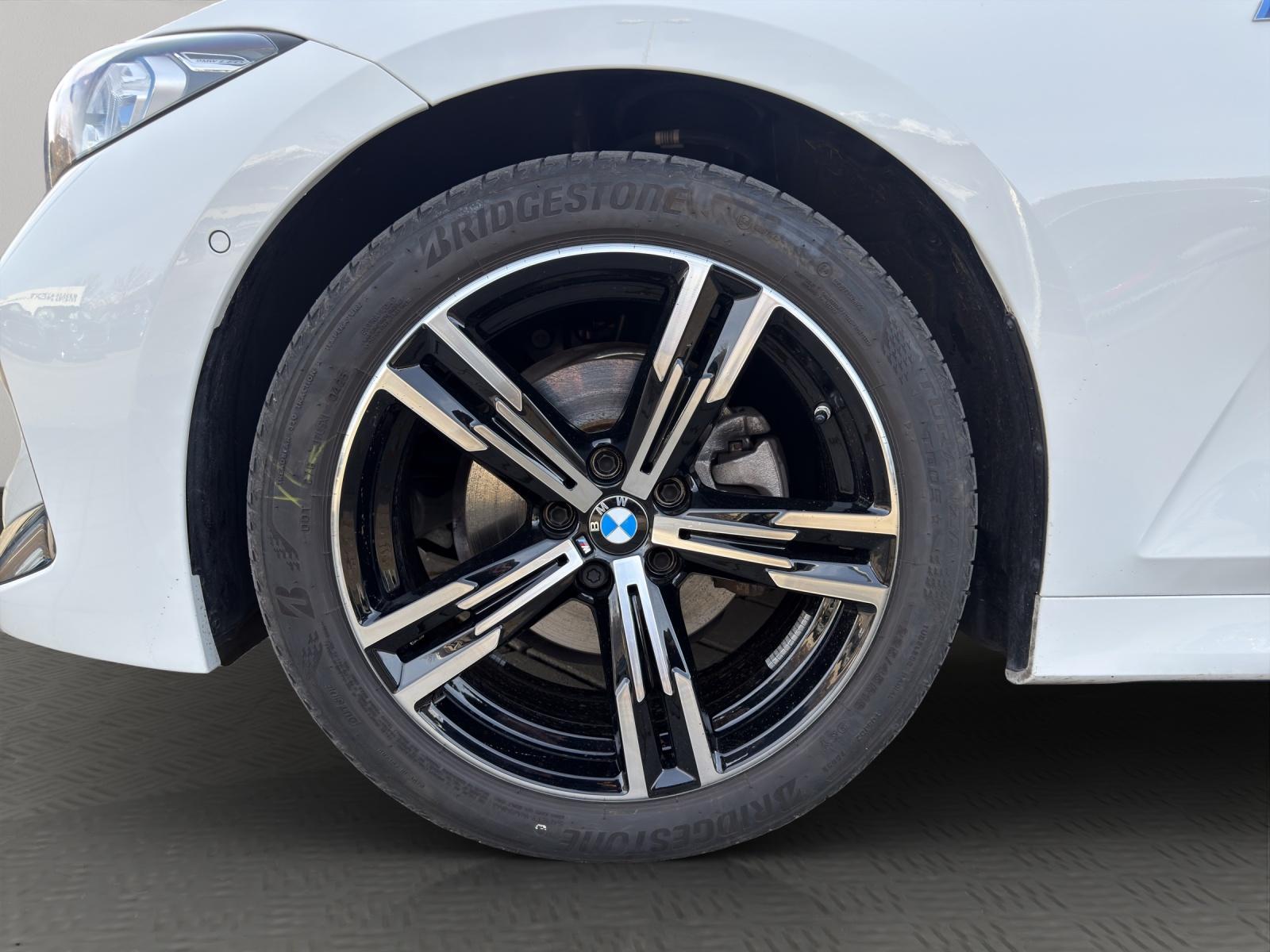 BMW 320d xDrive 48V Touring Steptronic M Sport-image-9