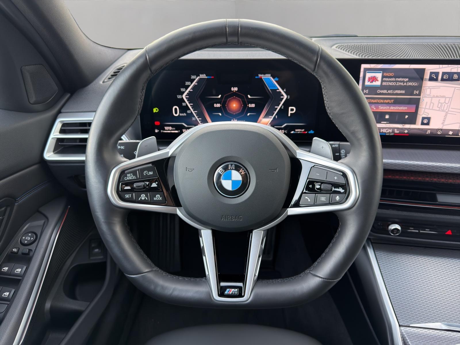 BMW 320d xDrive 48V Touring Steptronic M Sport-image-14