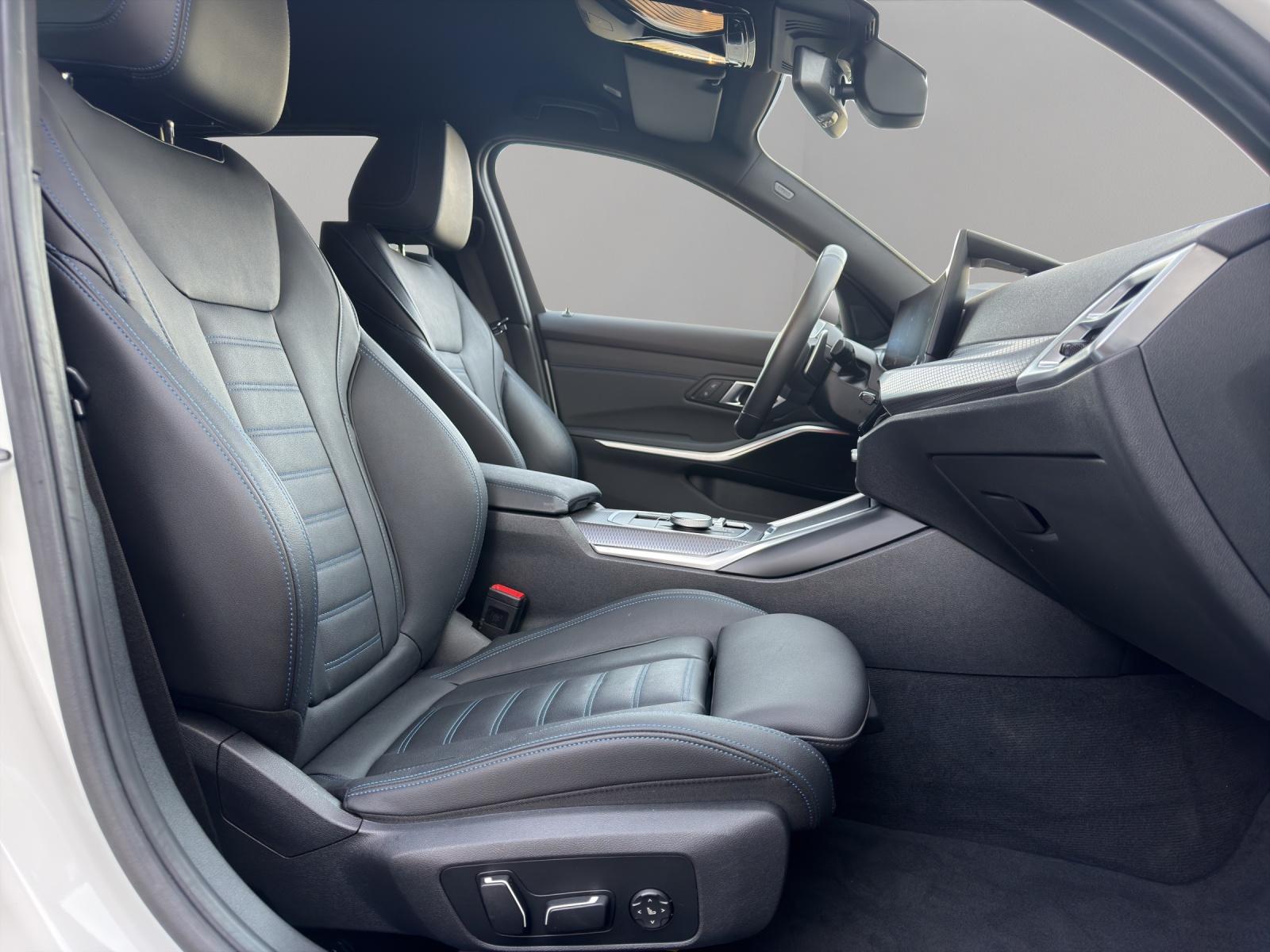 BMW 320d xDrive 48V Touring Steptronic M Sport-image-11