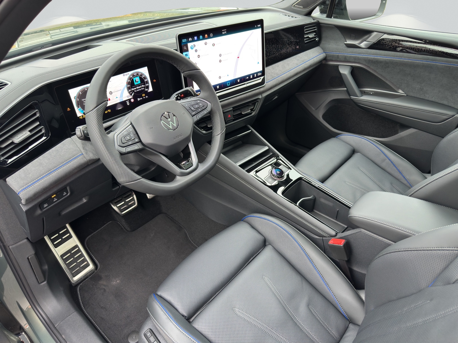 VW Tiguan 2.0 TSI DSG R-Line 4Motion-image-4