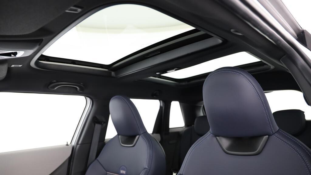 MINI Cooper 5 door C-image-17