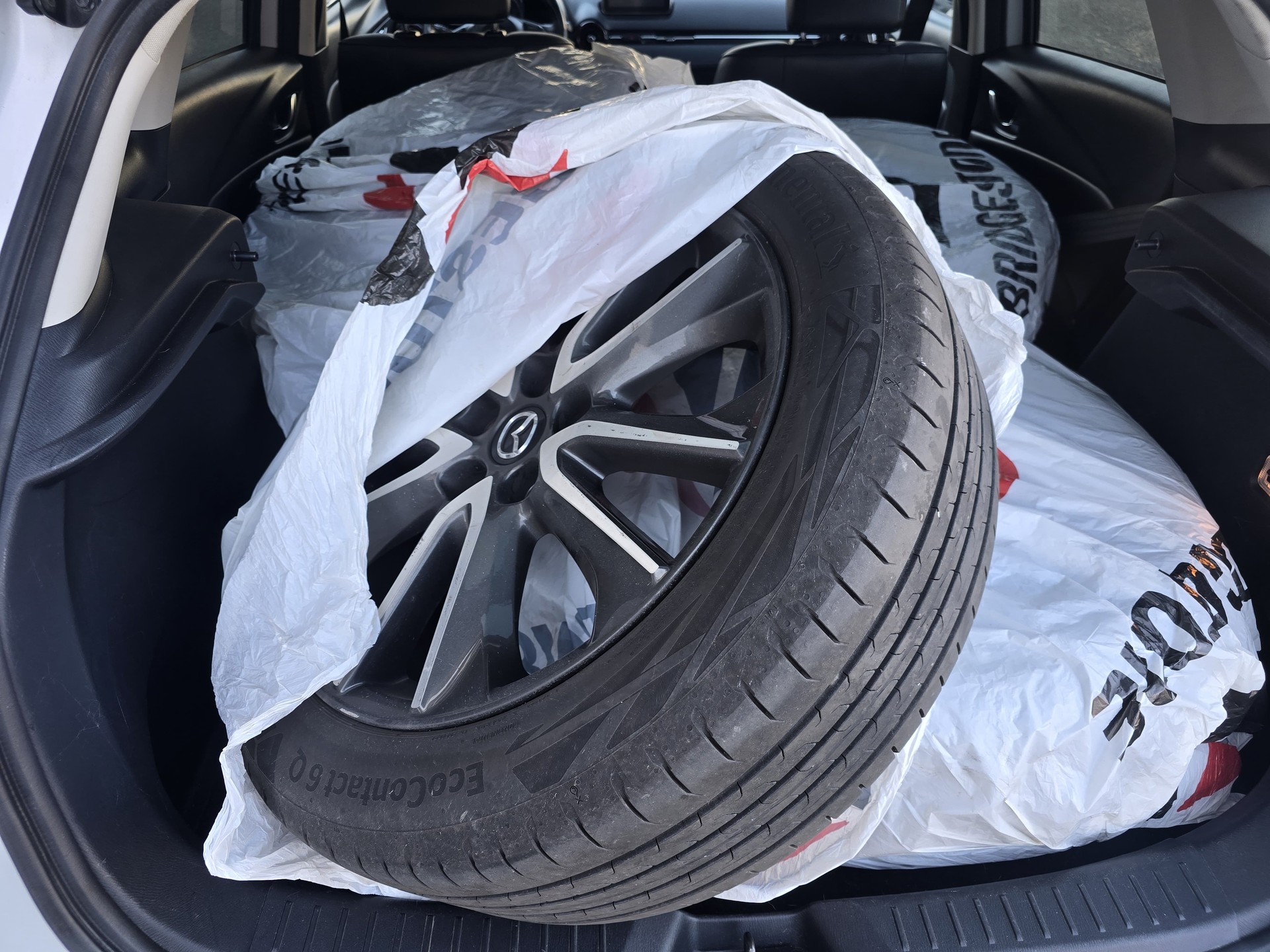 MAZDA CX-3 SKYACTIV-D 105 Revolution AWD Automat-image-8