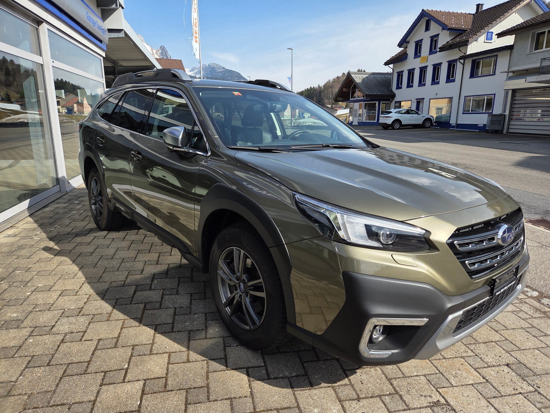SUBARU Outback 2.5i Luxury AWD Lineartronic-image-1
