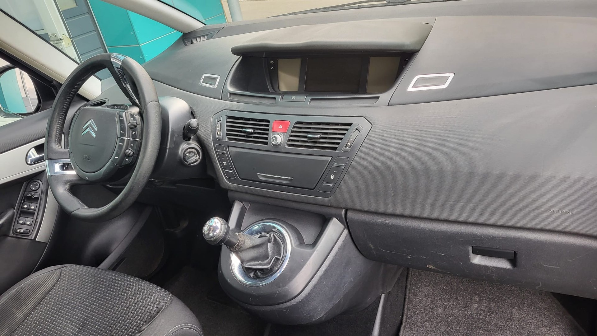 CITROEN C4 Picasso 1.6 HDI 16V Essentiel-image-9