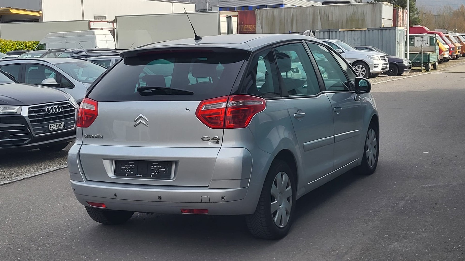 CITROEN C4 Picasso 1.6 HDI 16V Essentiel-image-3