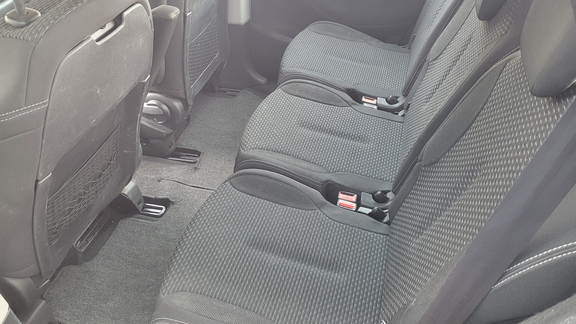 CITROEN C4 Picasso 1.6 HDI 16V Essentiel-image-7