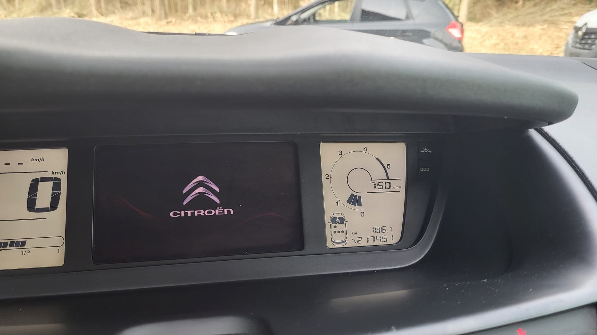 CITROEN C4 Picasso 1.6 HDI 16V Essentiel-image-11