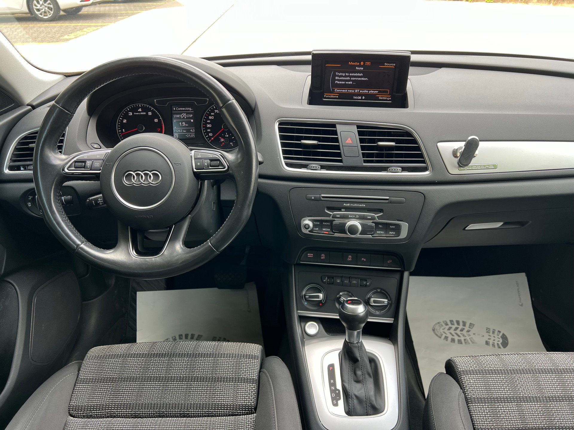AUDI Q3 2.0 TFSI sport quattro S-tronic-image-8