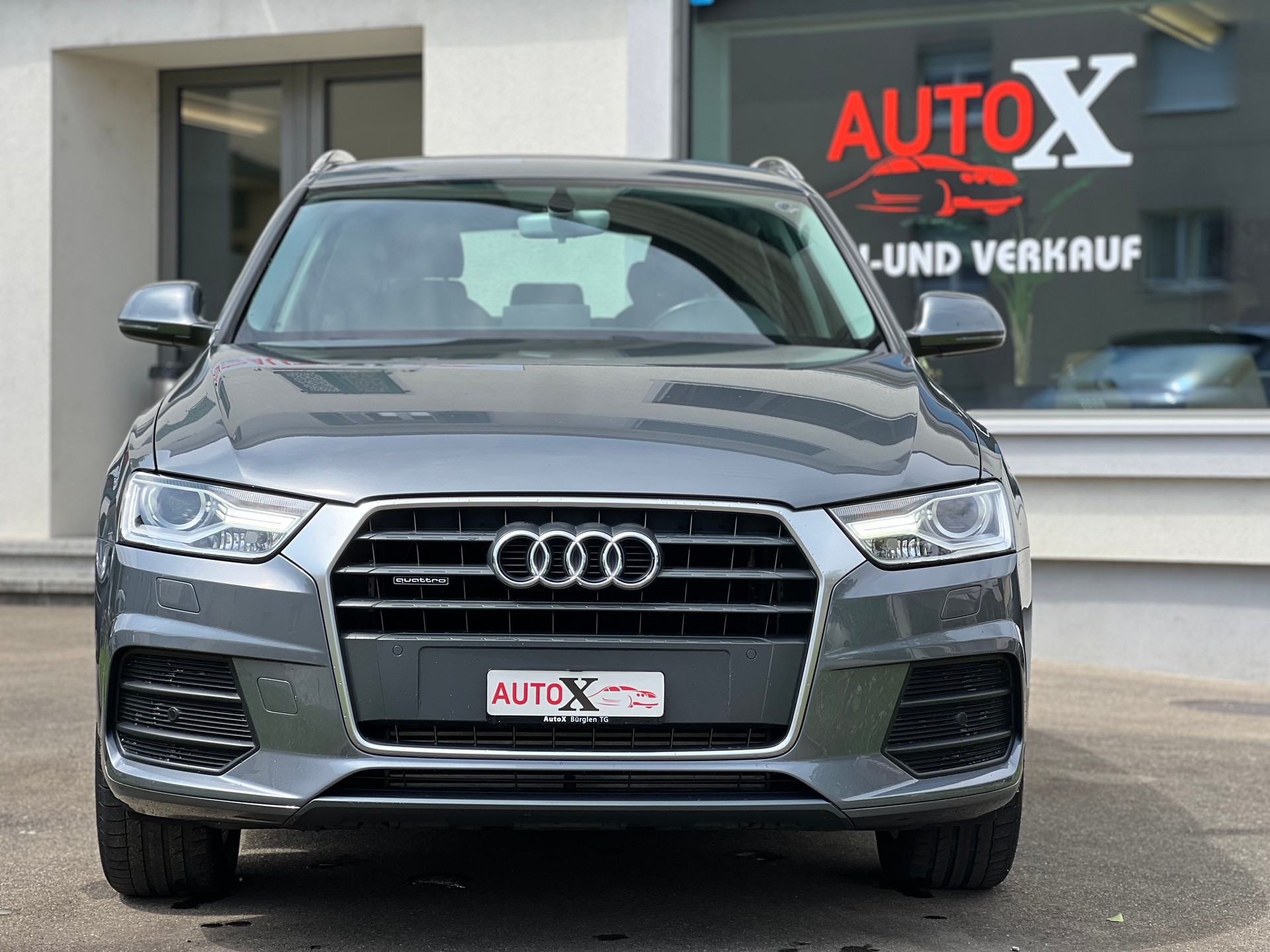 AUDI Q3 2.0 TFSI sport quattro S-tronic-image-2